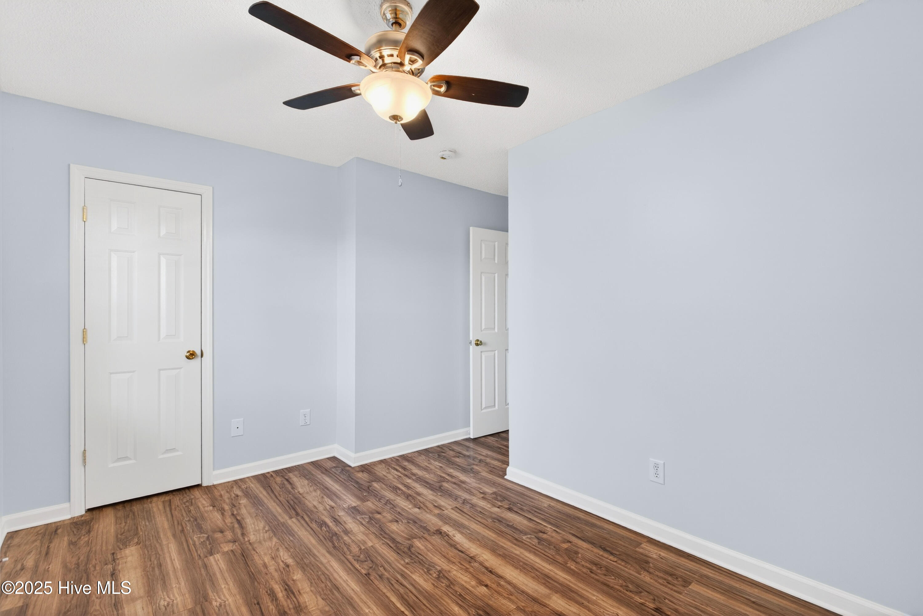 100545275 | Photo 17