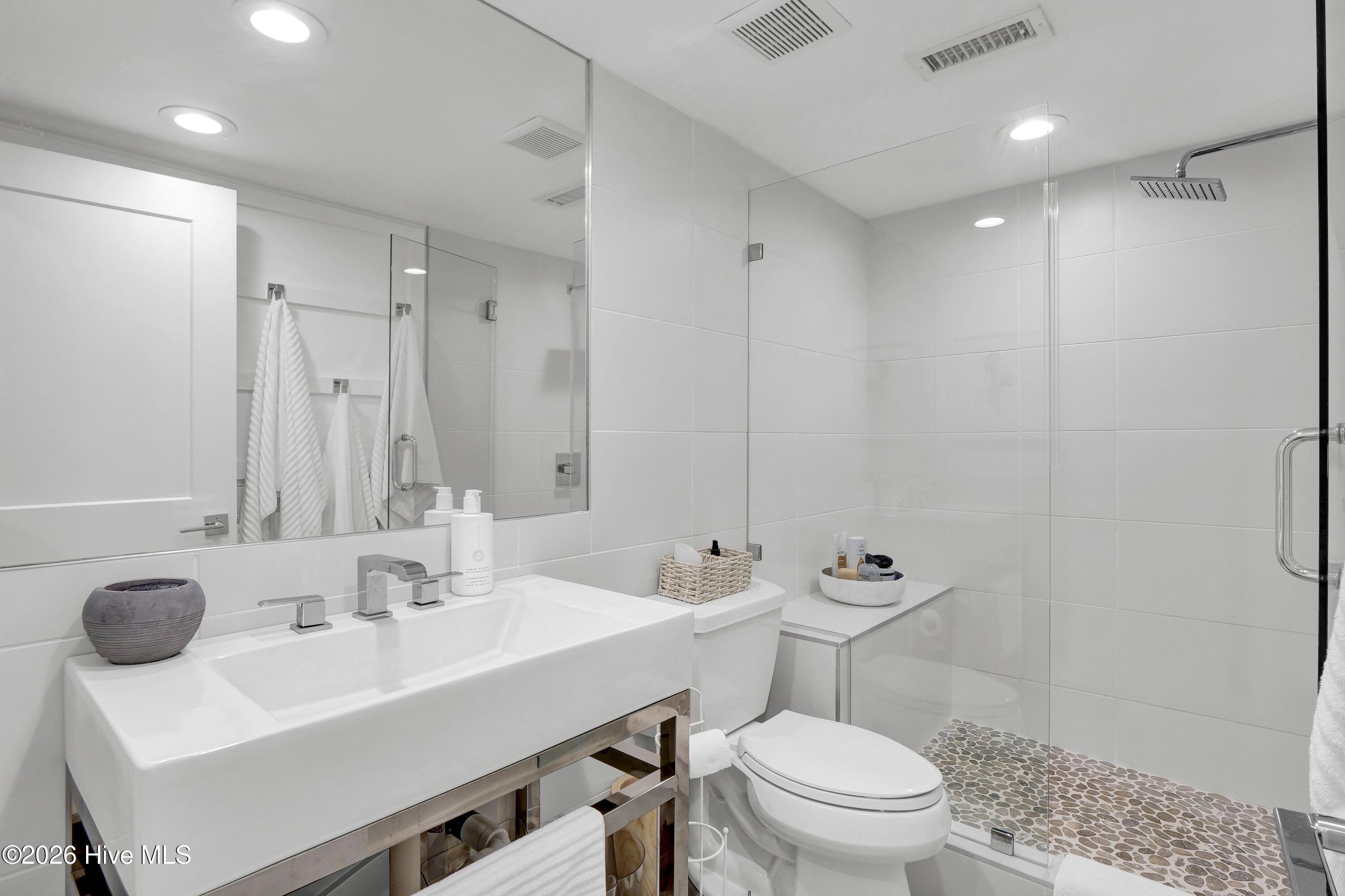 100549368 | Photo 13