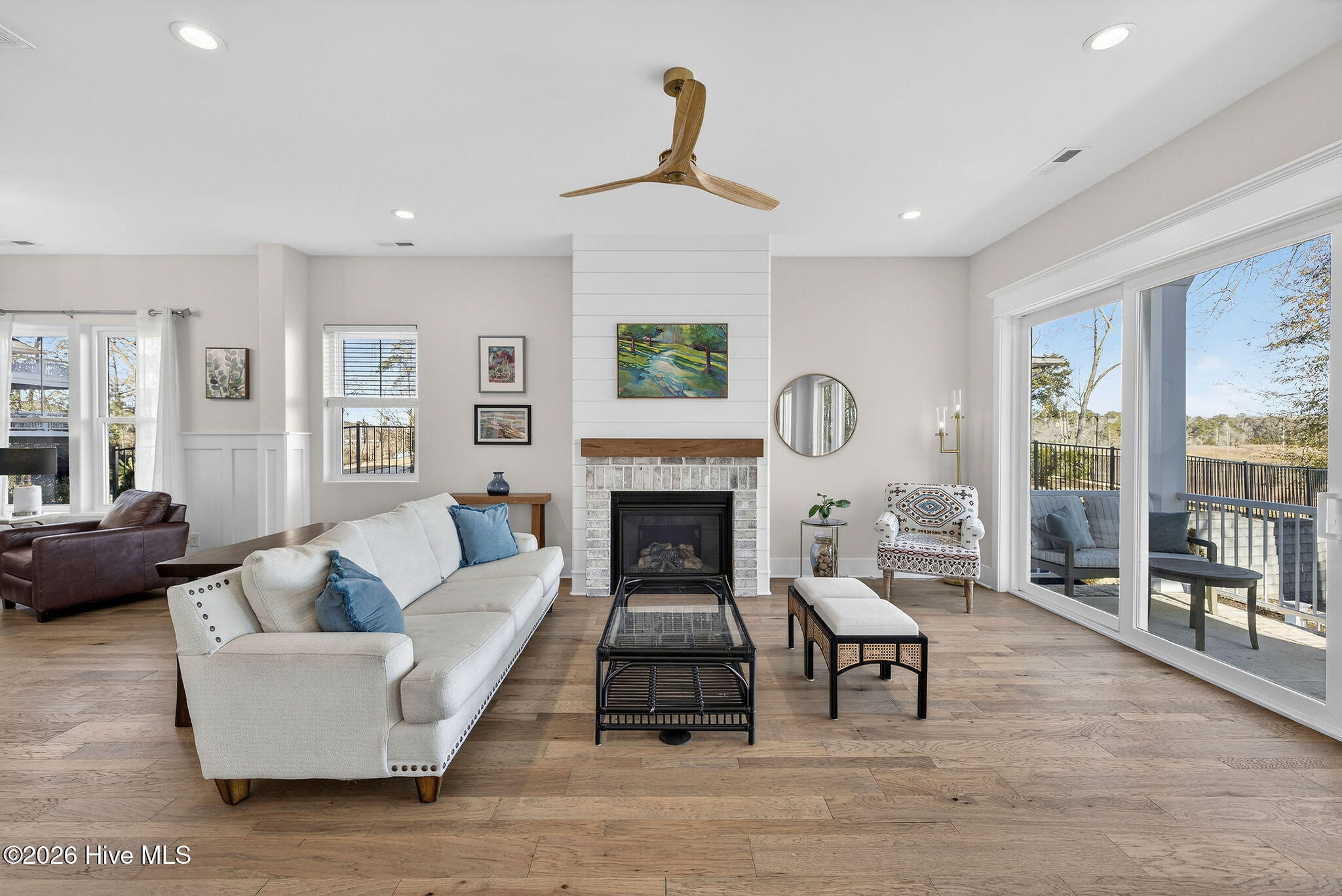 100552063 | Photo 22