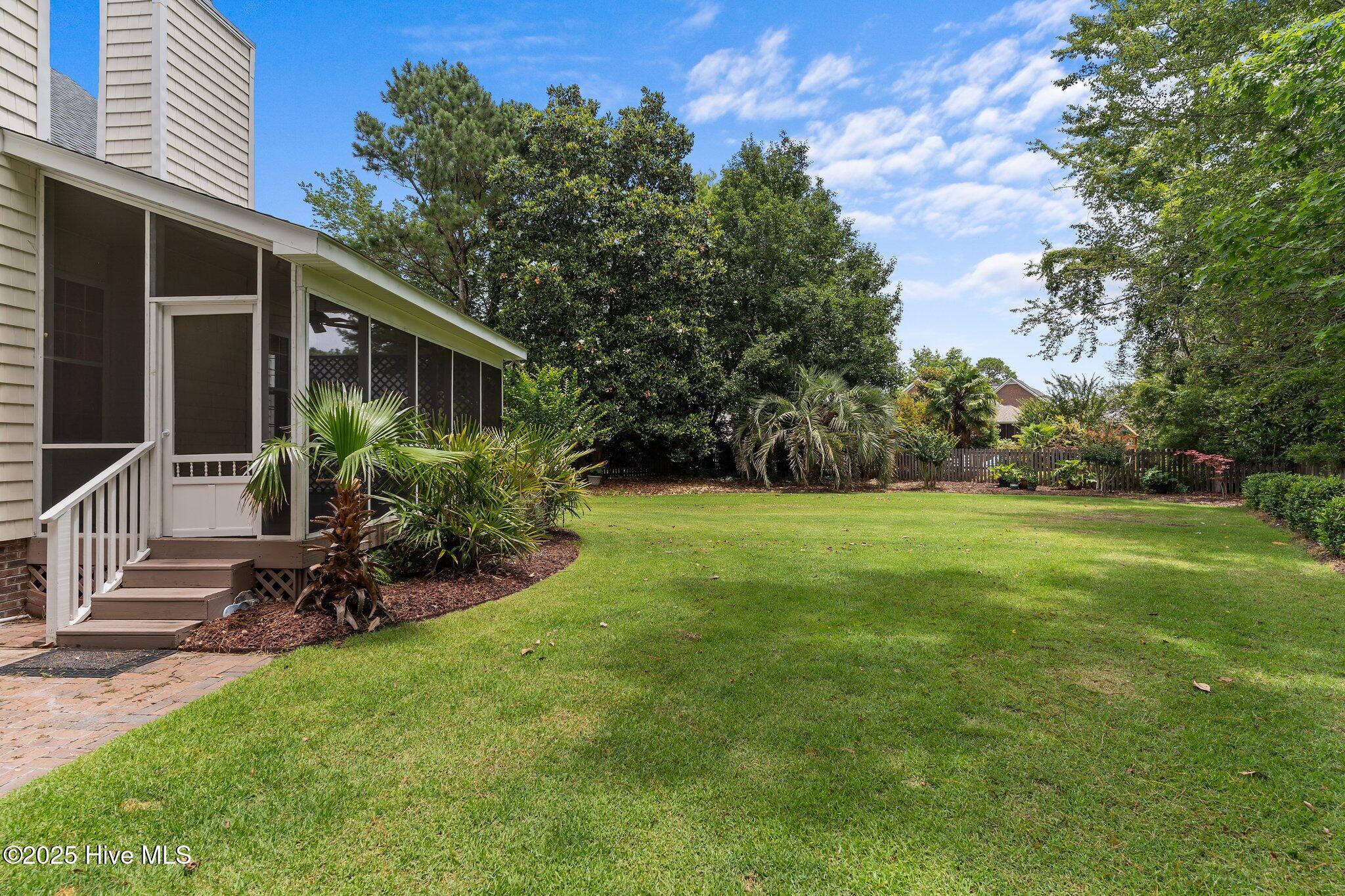 100521763 | Photo 40