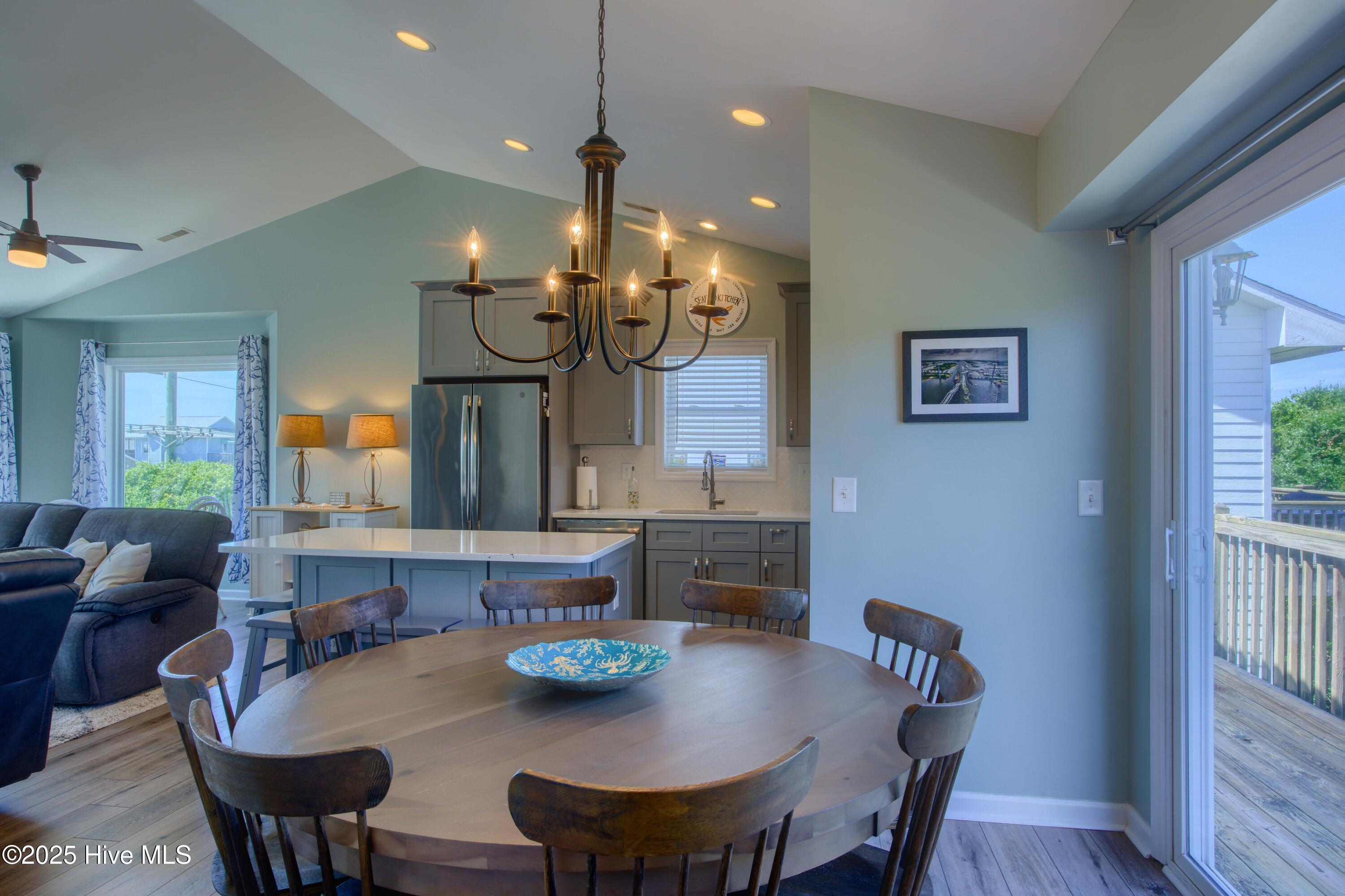 100524182 | Photo 25