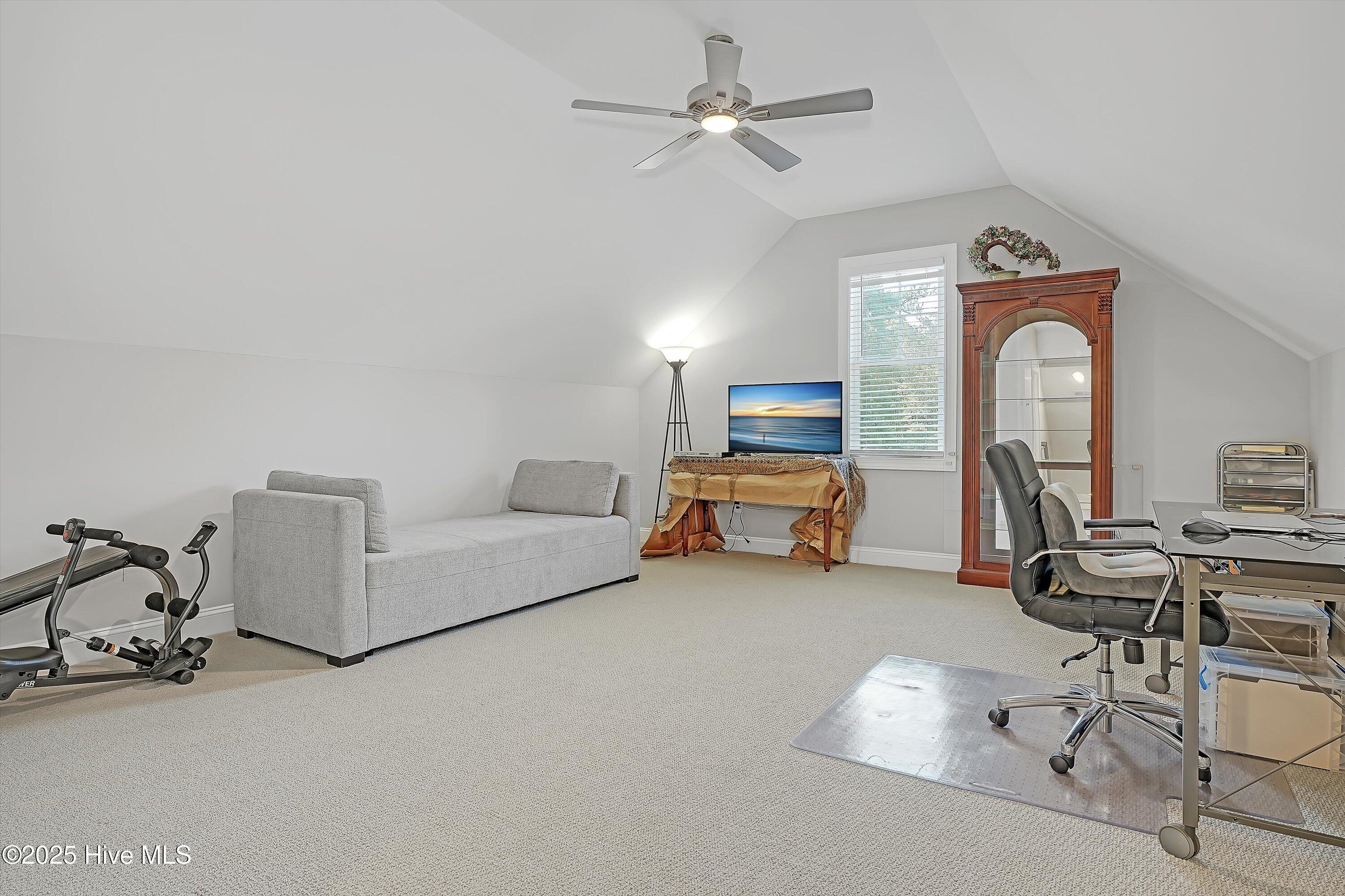 100526199 | Photo 29