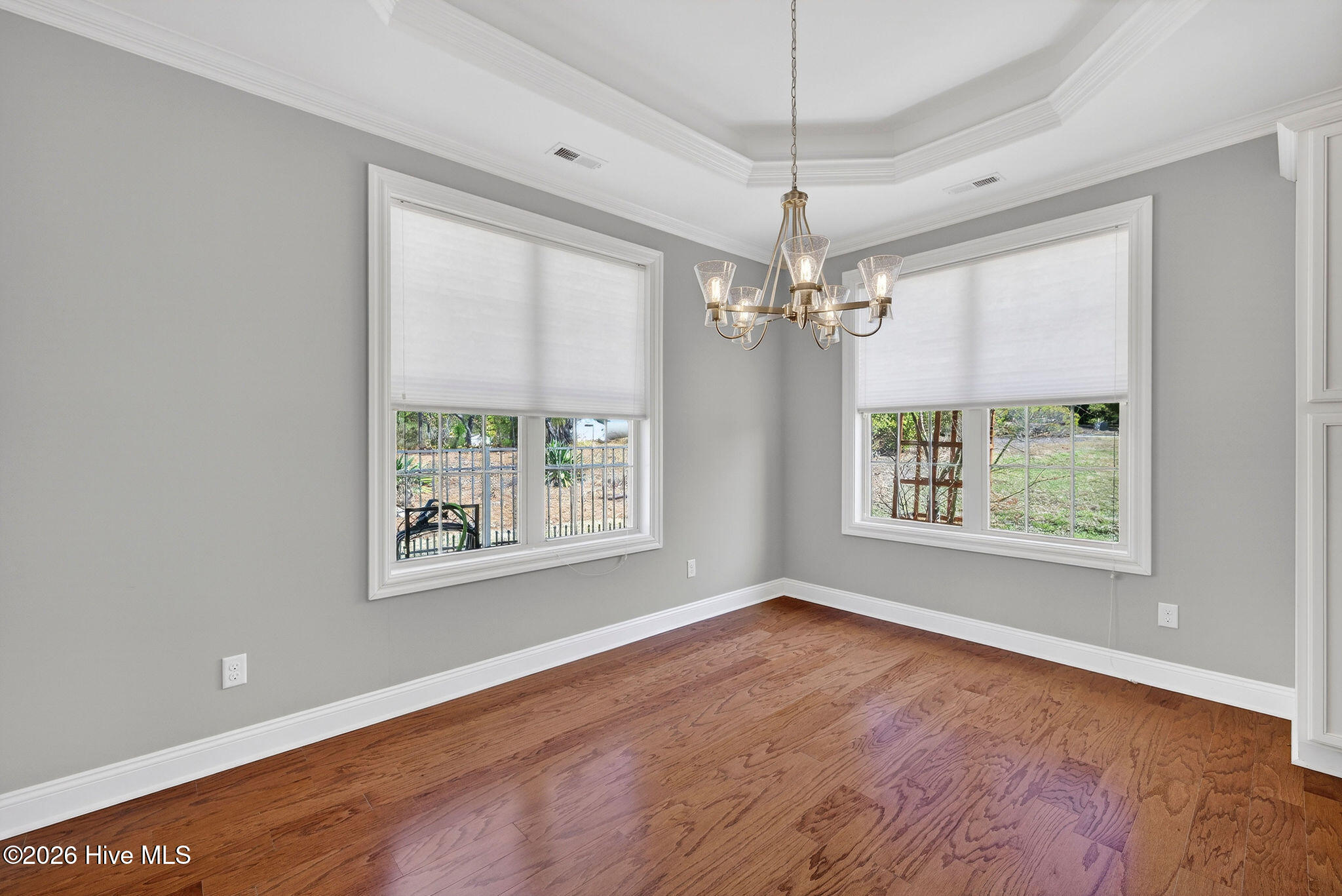 100560537 | Photo 22