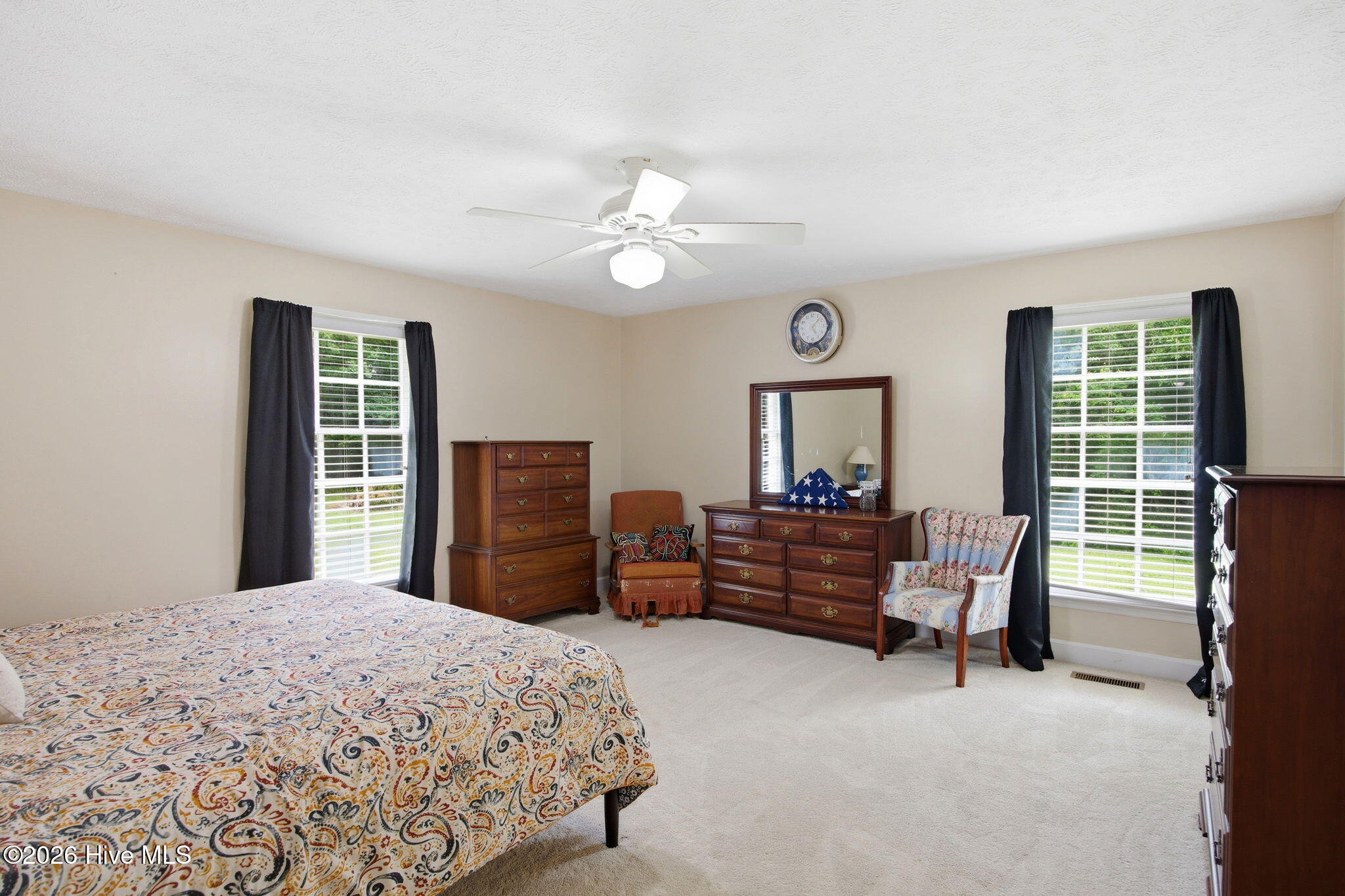 100570604 | Photo 18