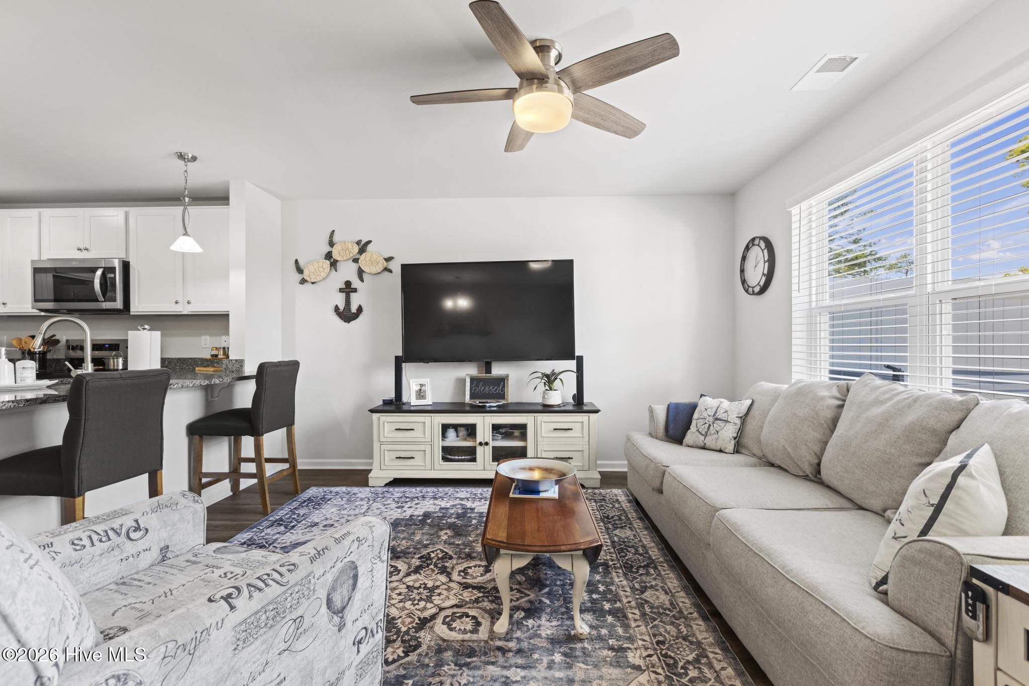 100554269 | Photo 12