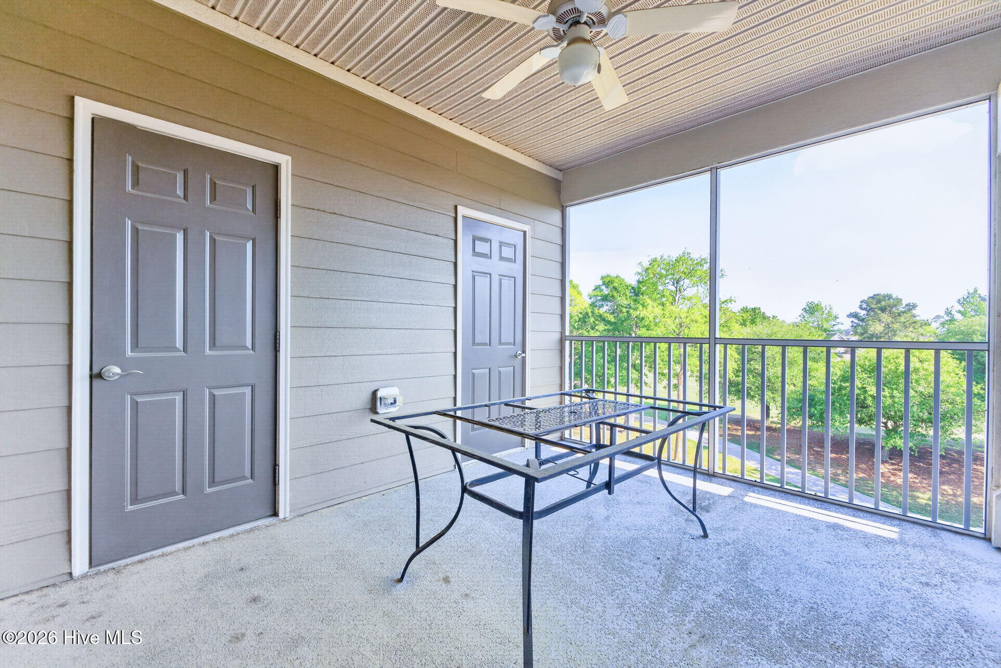 100568431 | Photo 26