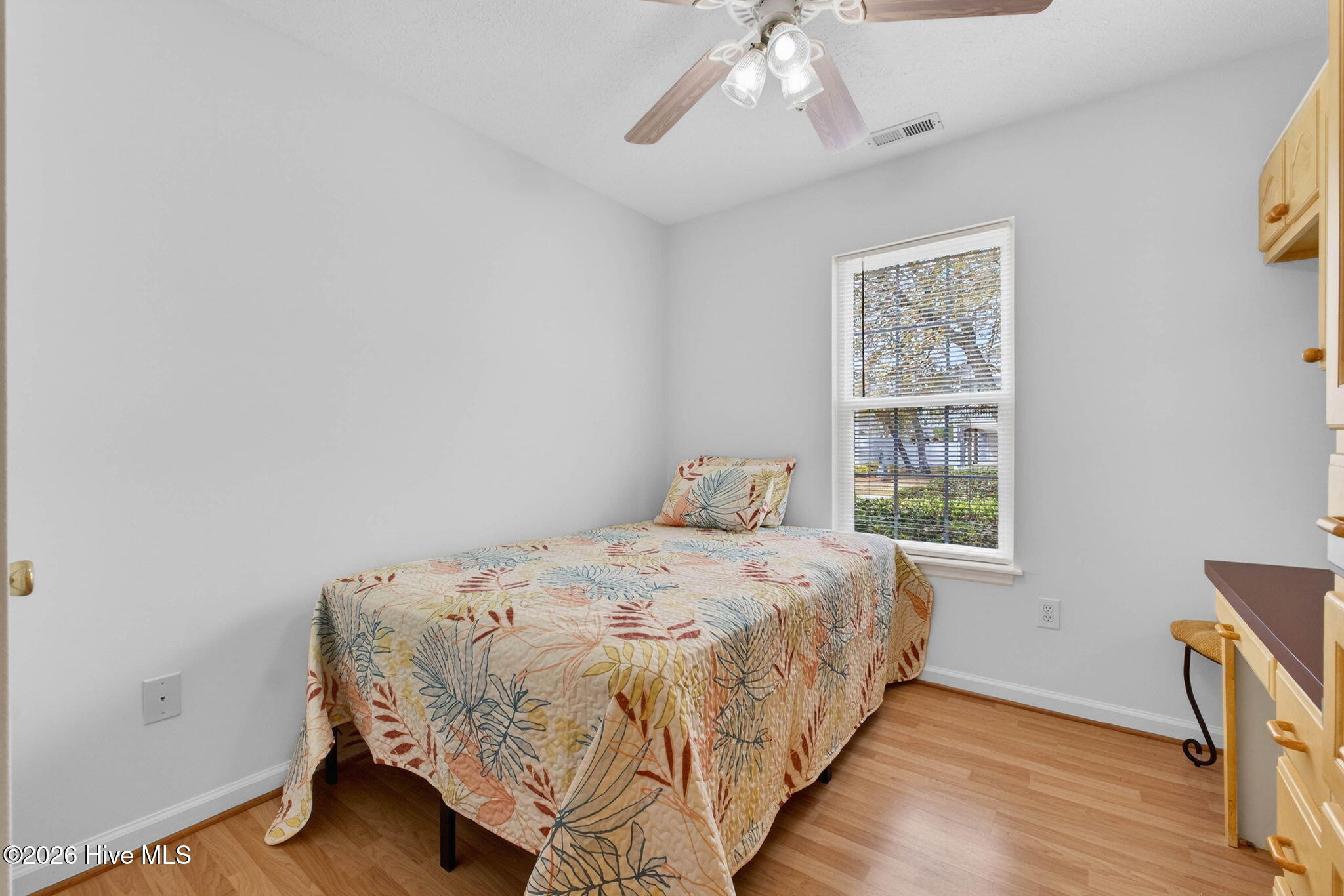 100562767 | Photo 25