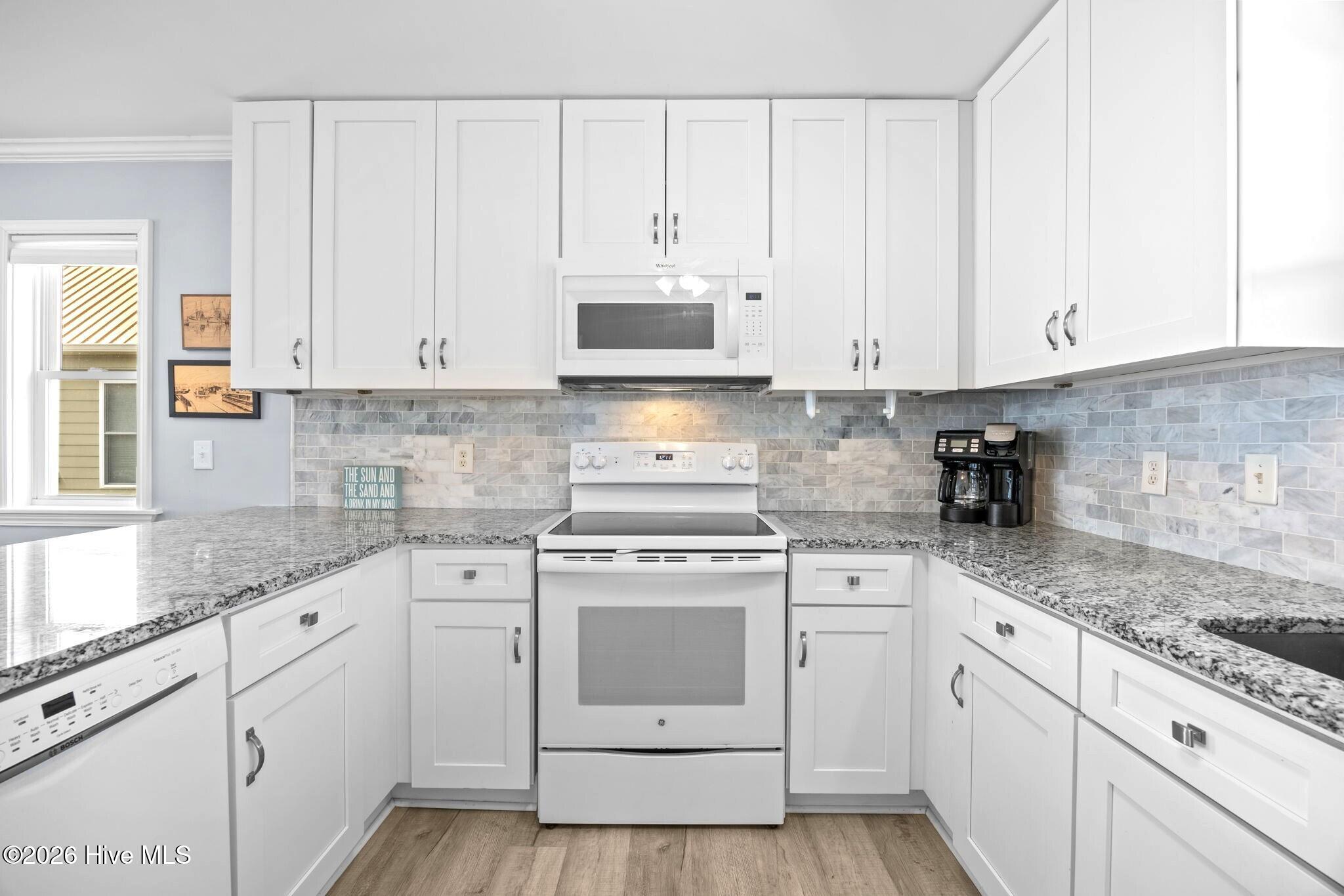 100547395 | Photo 11