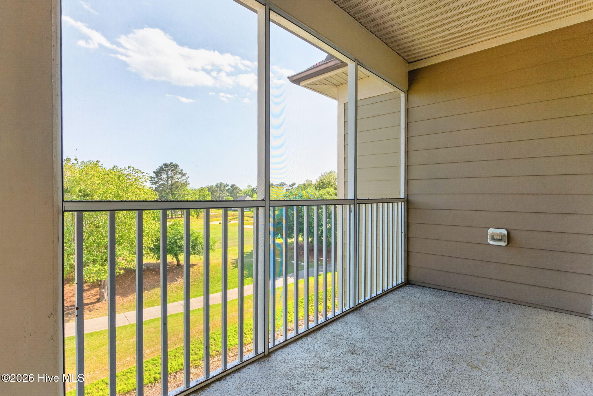 100568431 | Photo 29