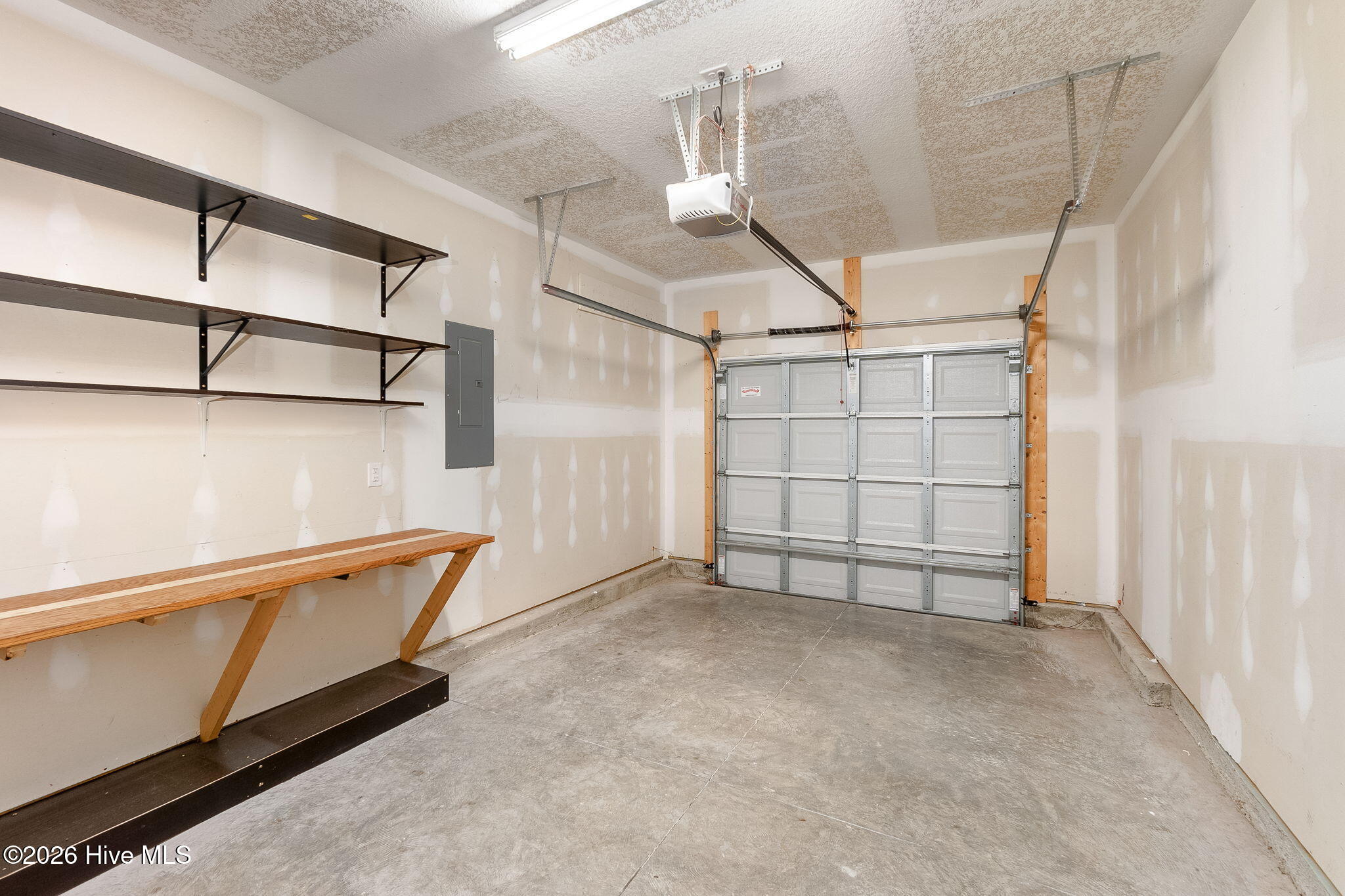 100558093 | Photo 28