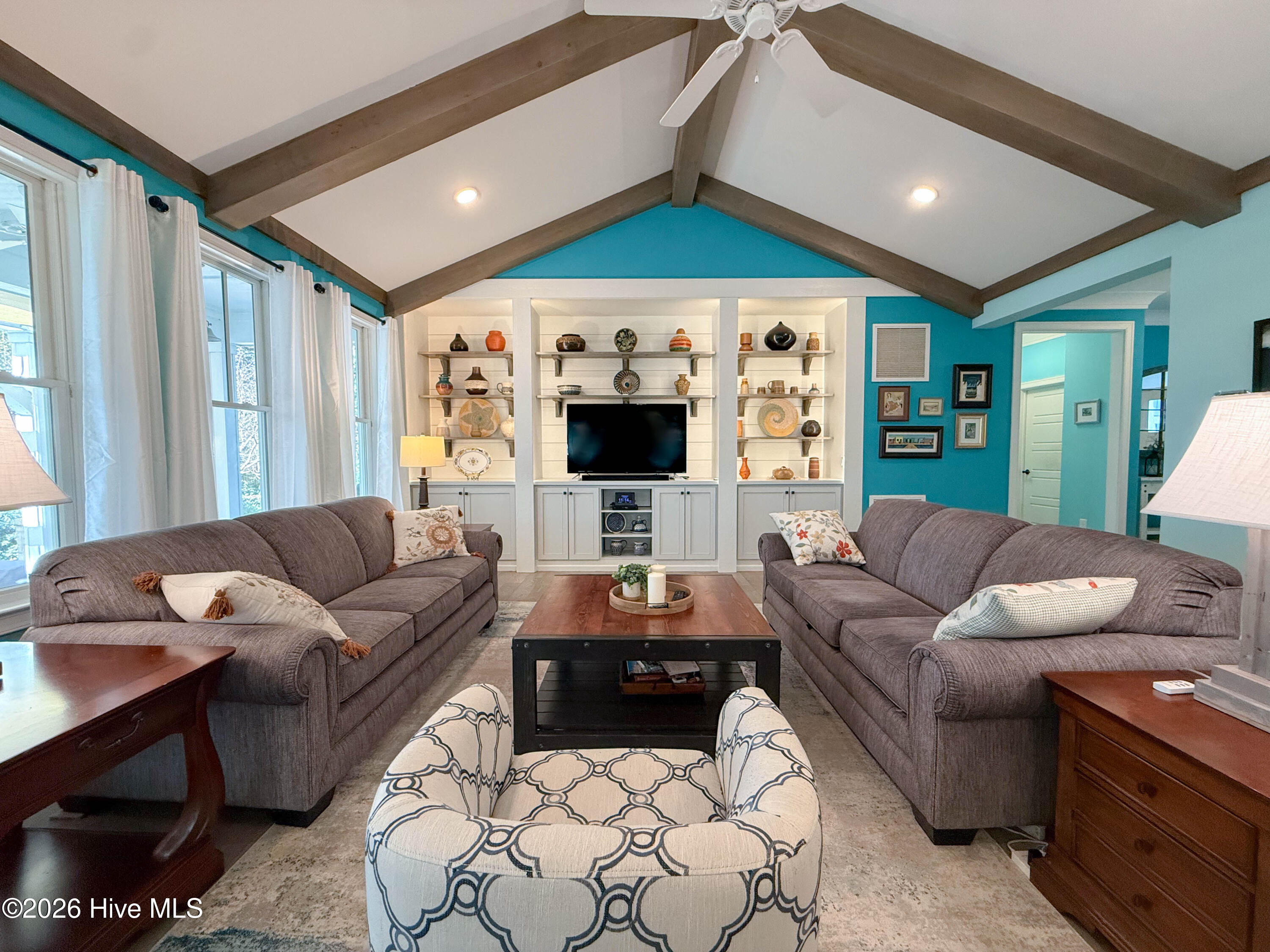 100559025 | Photo 18