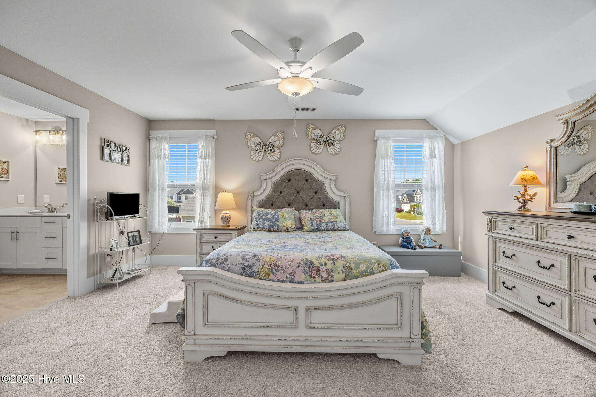 100533920 | Photo 29