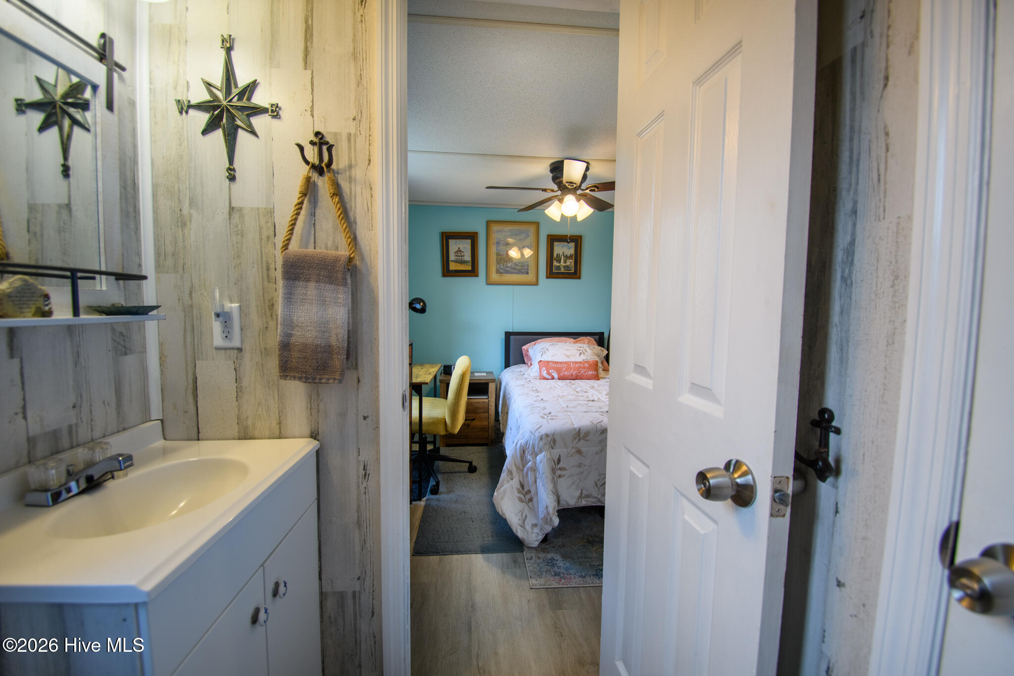 100558747 | Photo 24