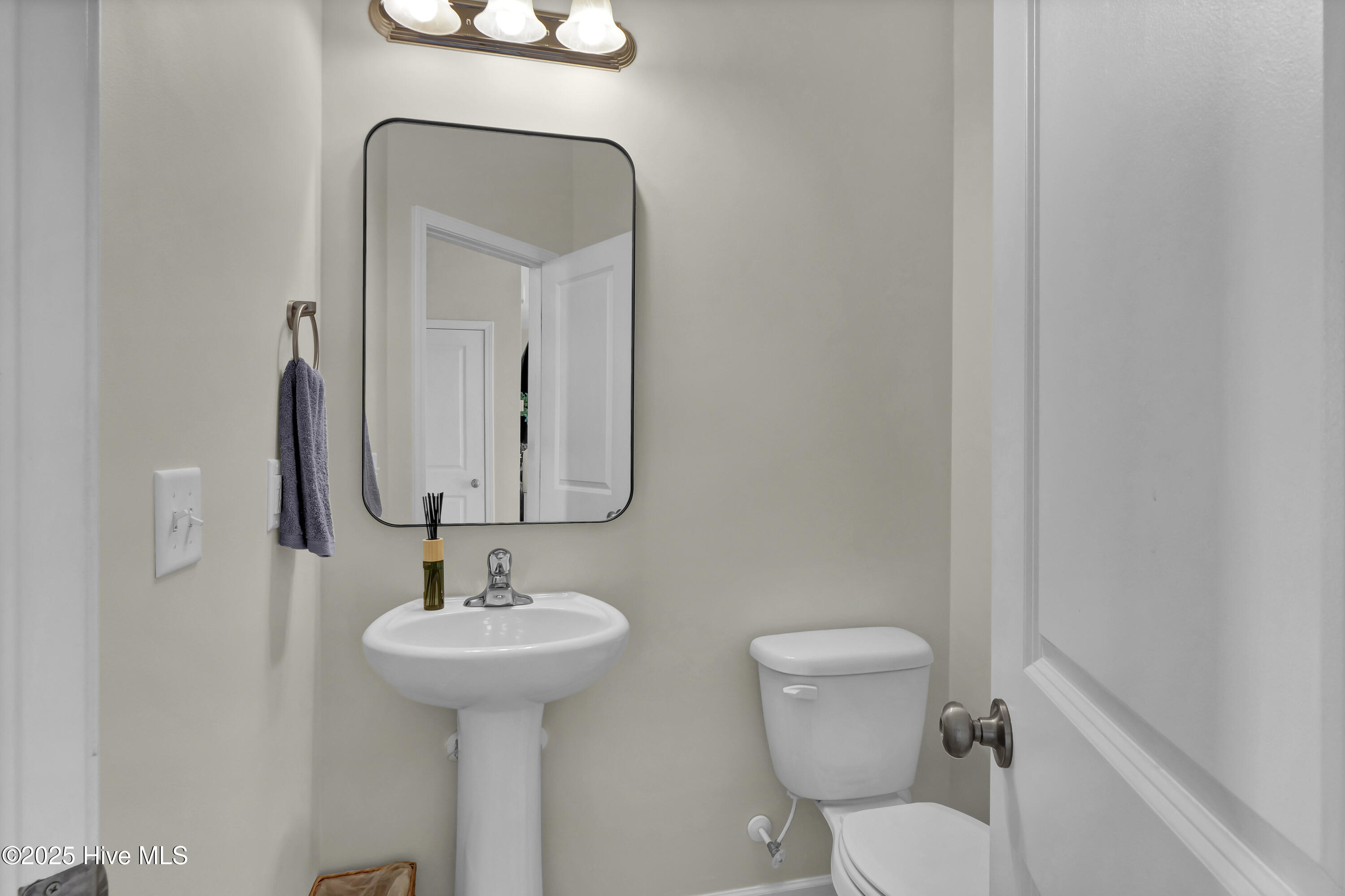 100537920 | Photo 19