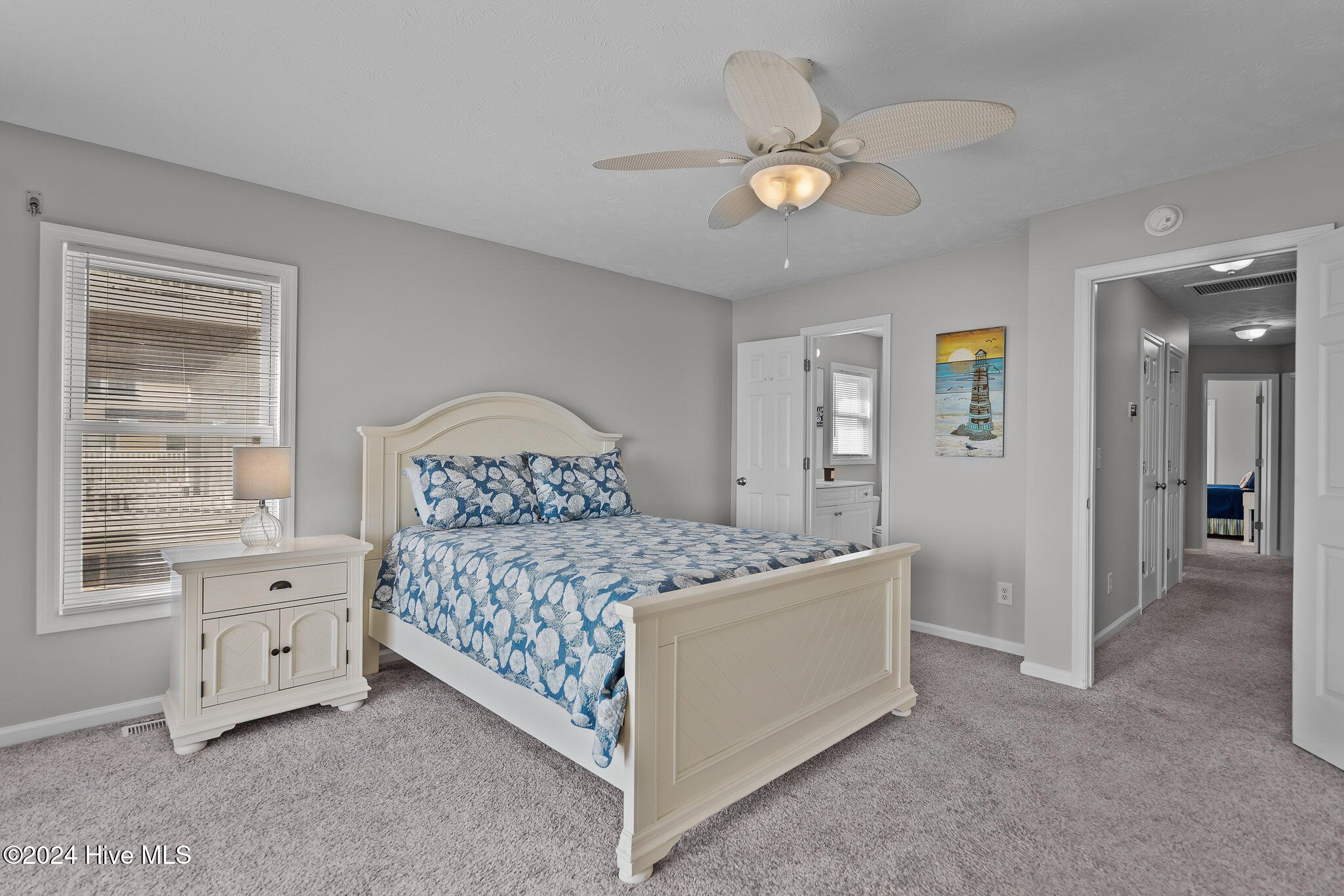 100553910 | Photo 19