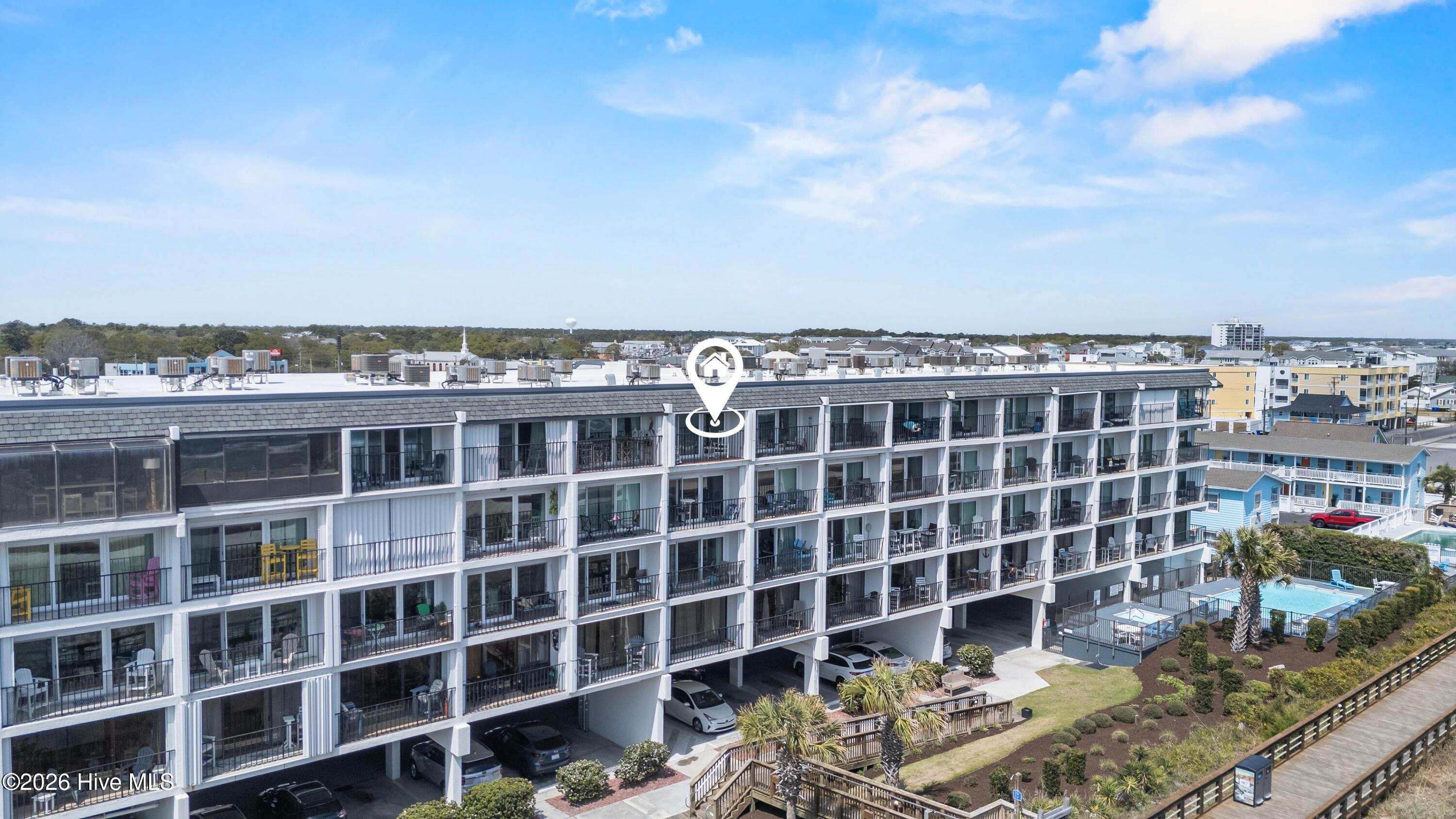 100564561 | Photo 43