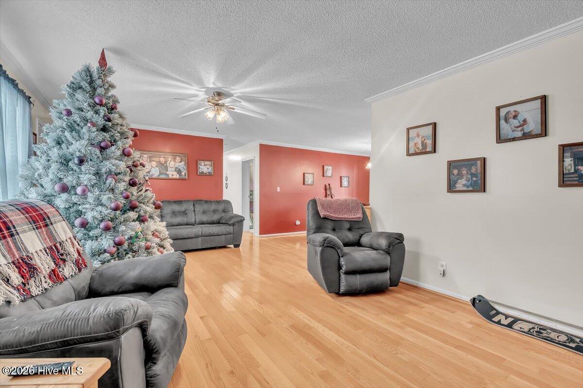 100549997 | Photo 13