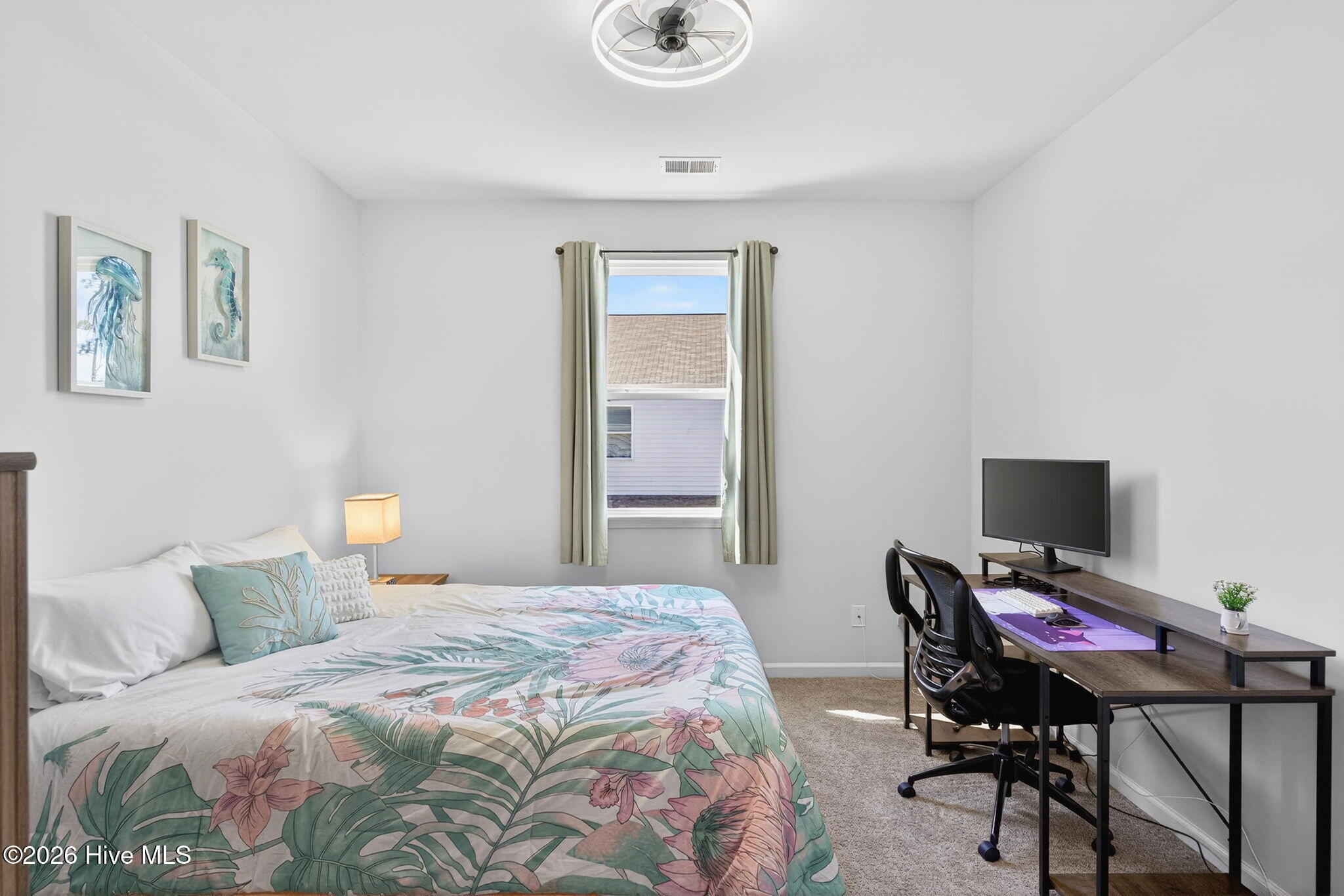 100556971 | Photo 32