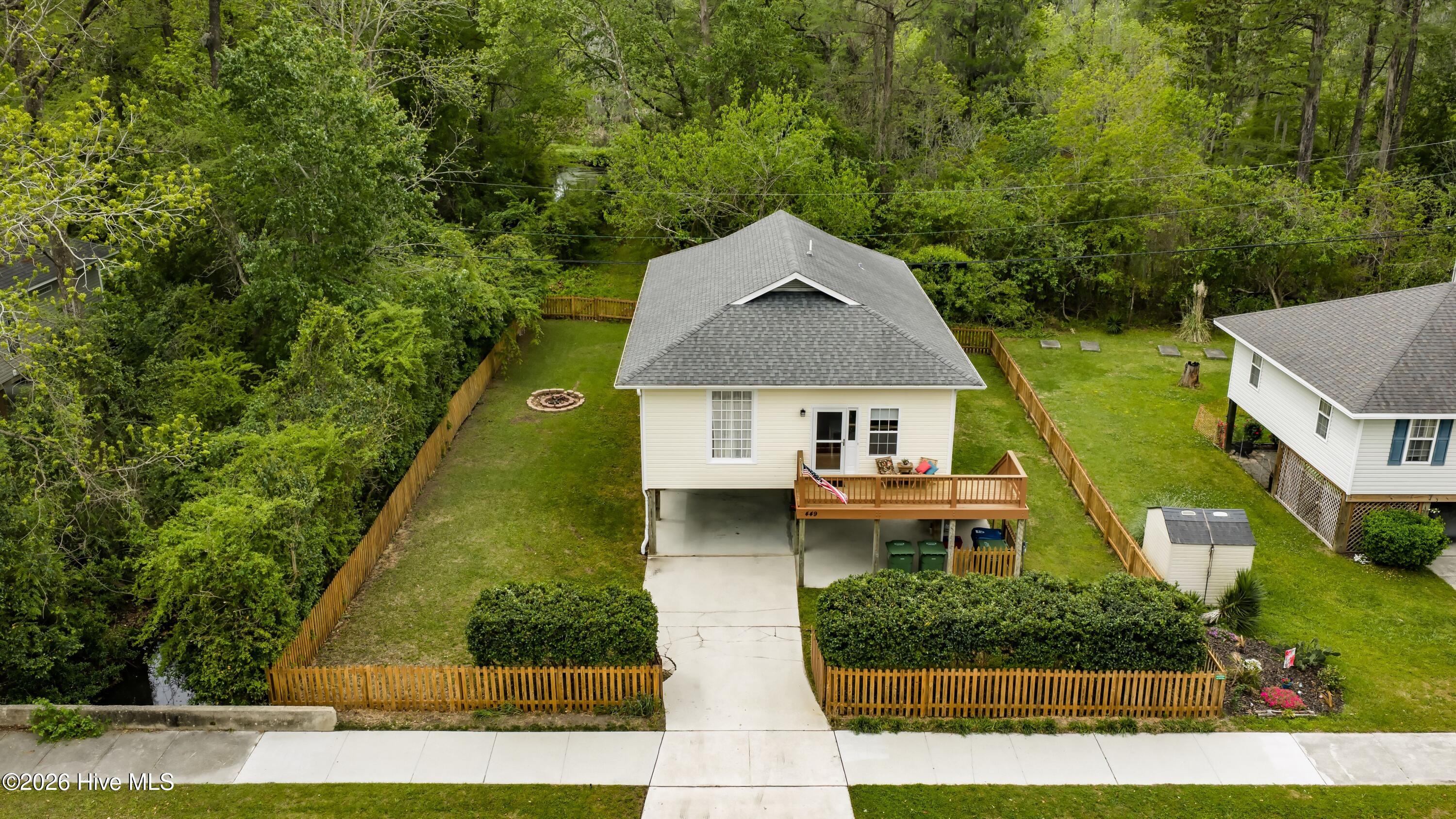 100564769 | Photo 32