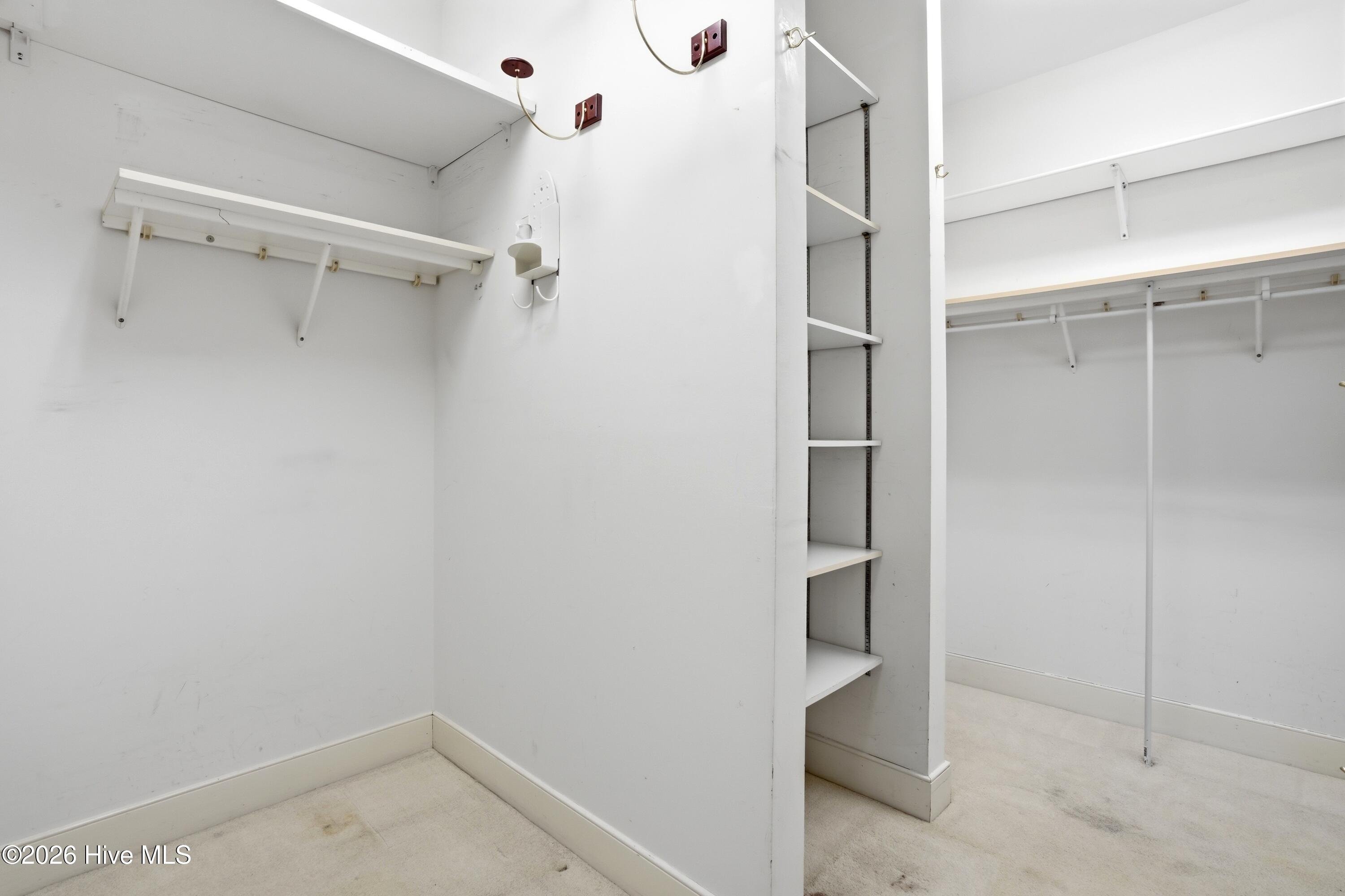 100556046 | Photo 58