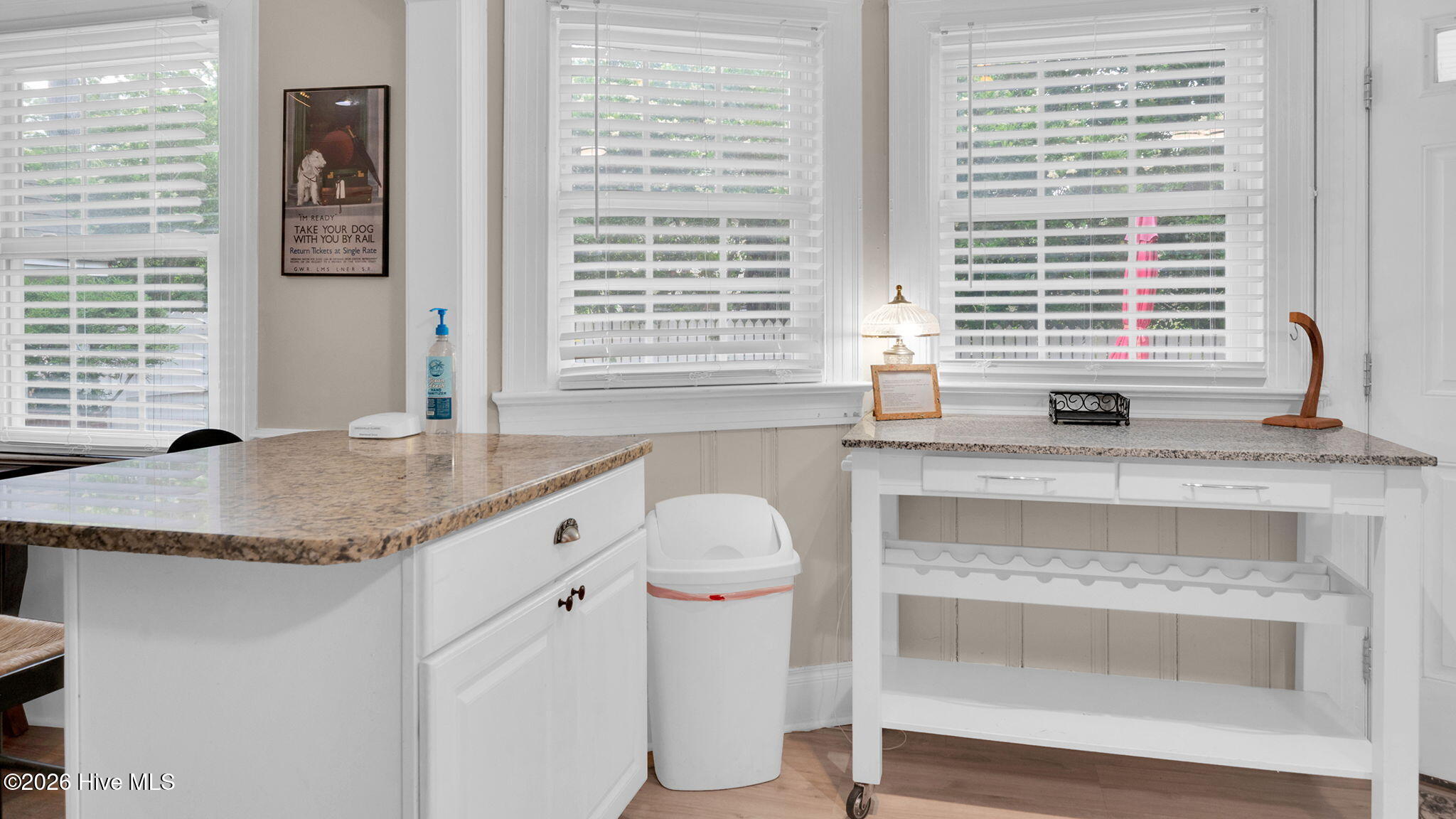 25-web-or-mls-1902 Sherwood Drive-26