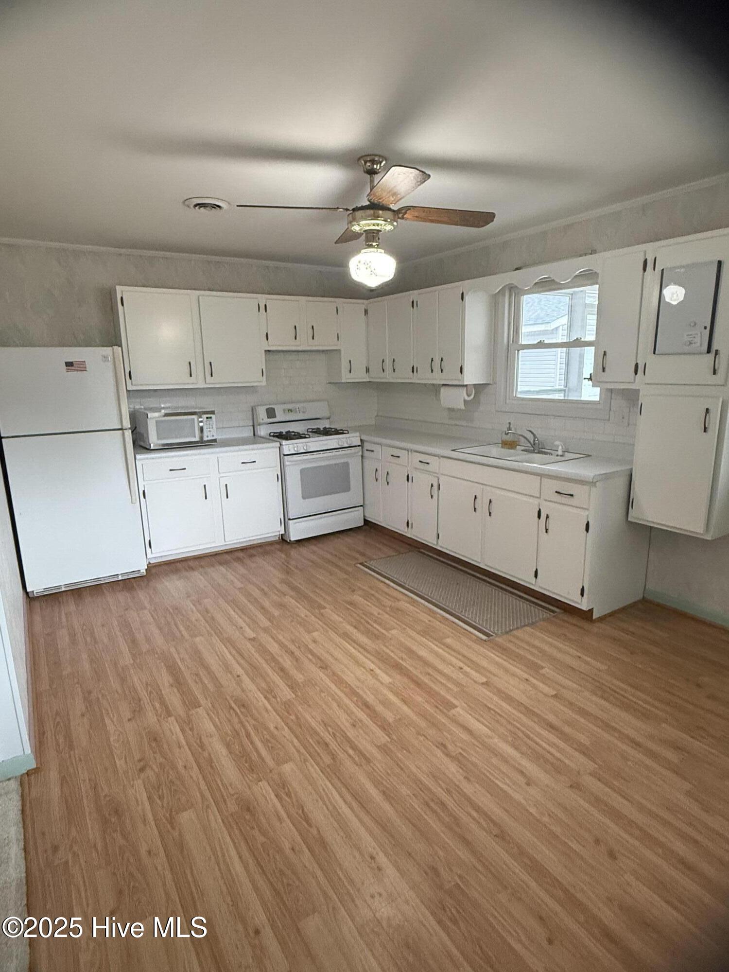 100534449 | Photo 45