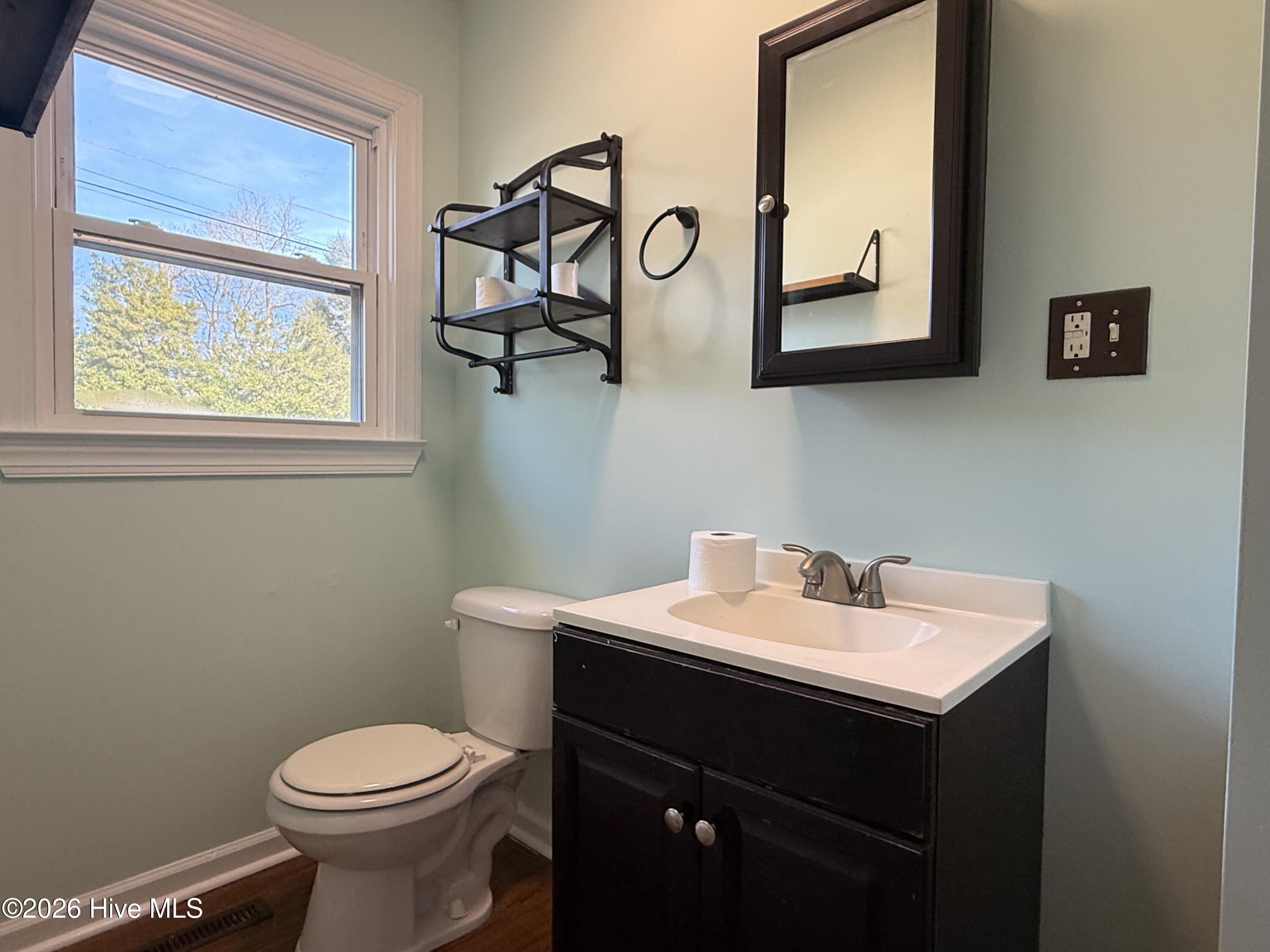 100548164 | Photo 31