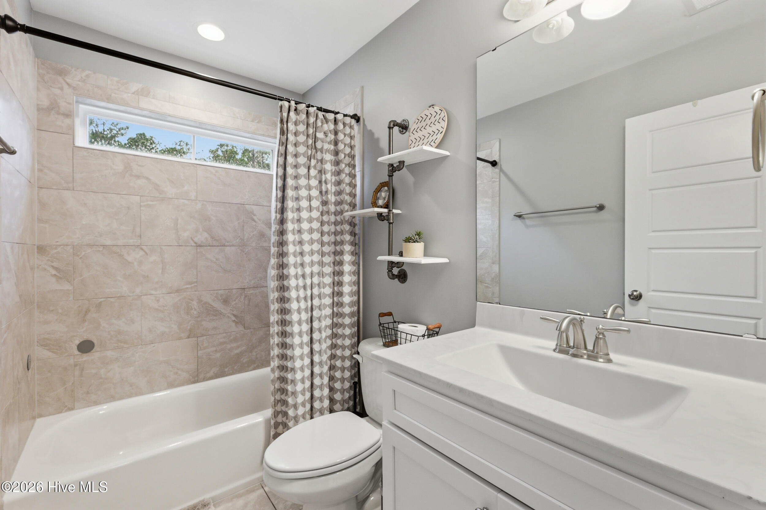 38 Pin Oak Court, Hampstead, NC, 28443