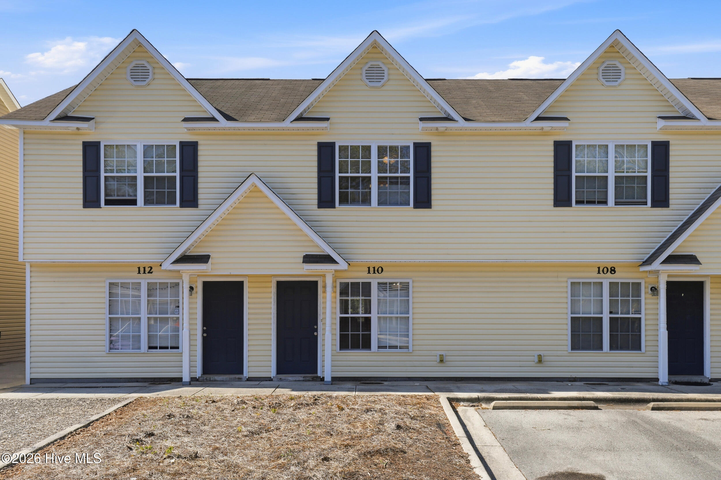 Undisclosed Address, Farmville, NC, 27828