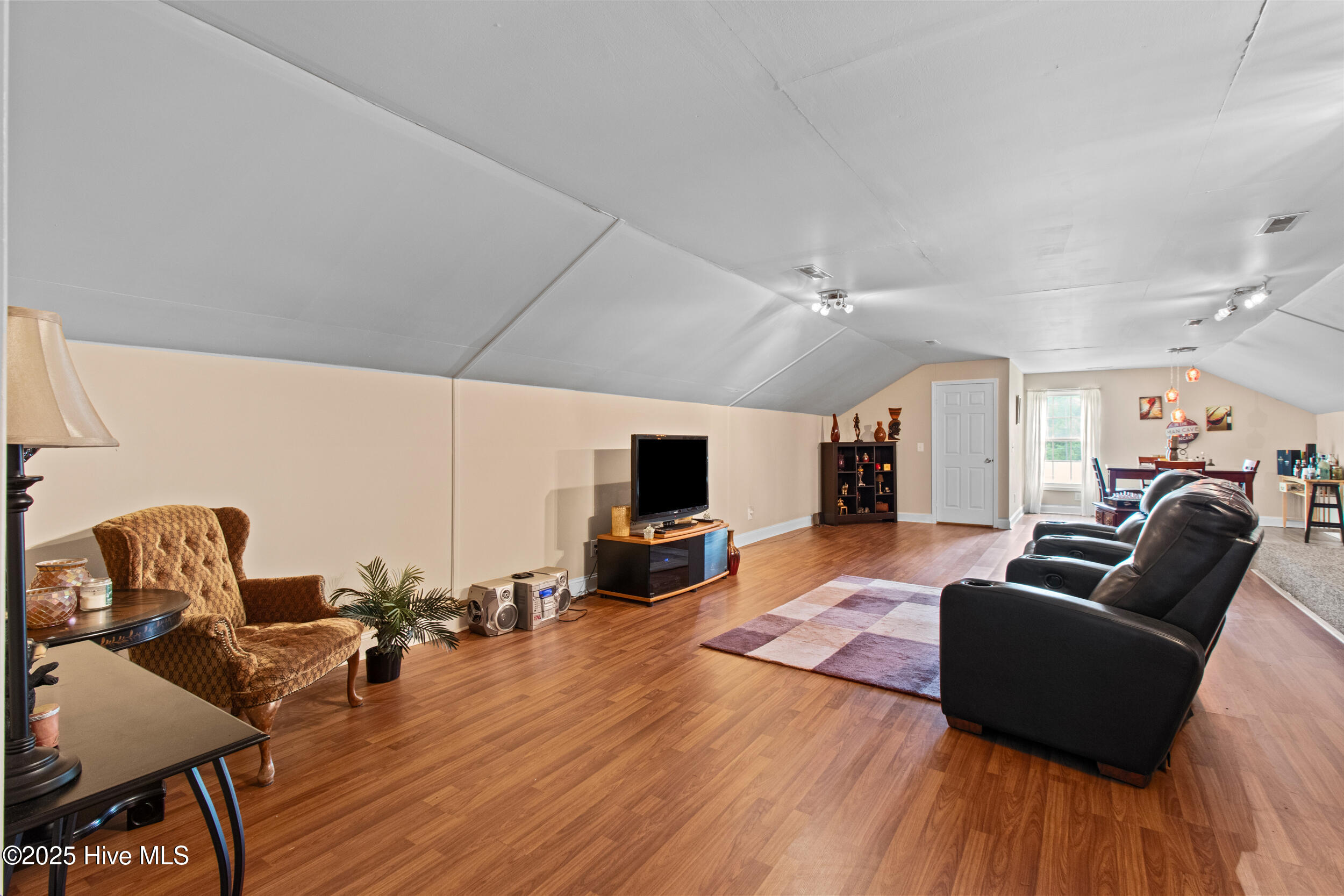 100552481 | Photo 35