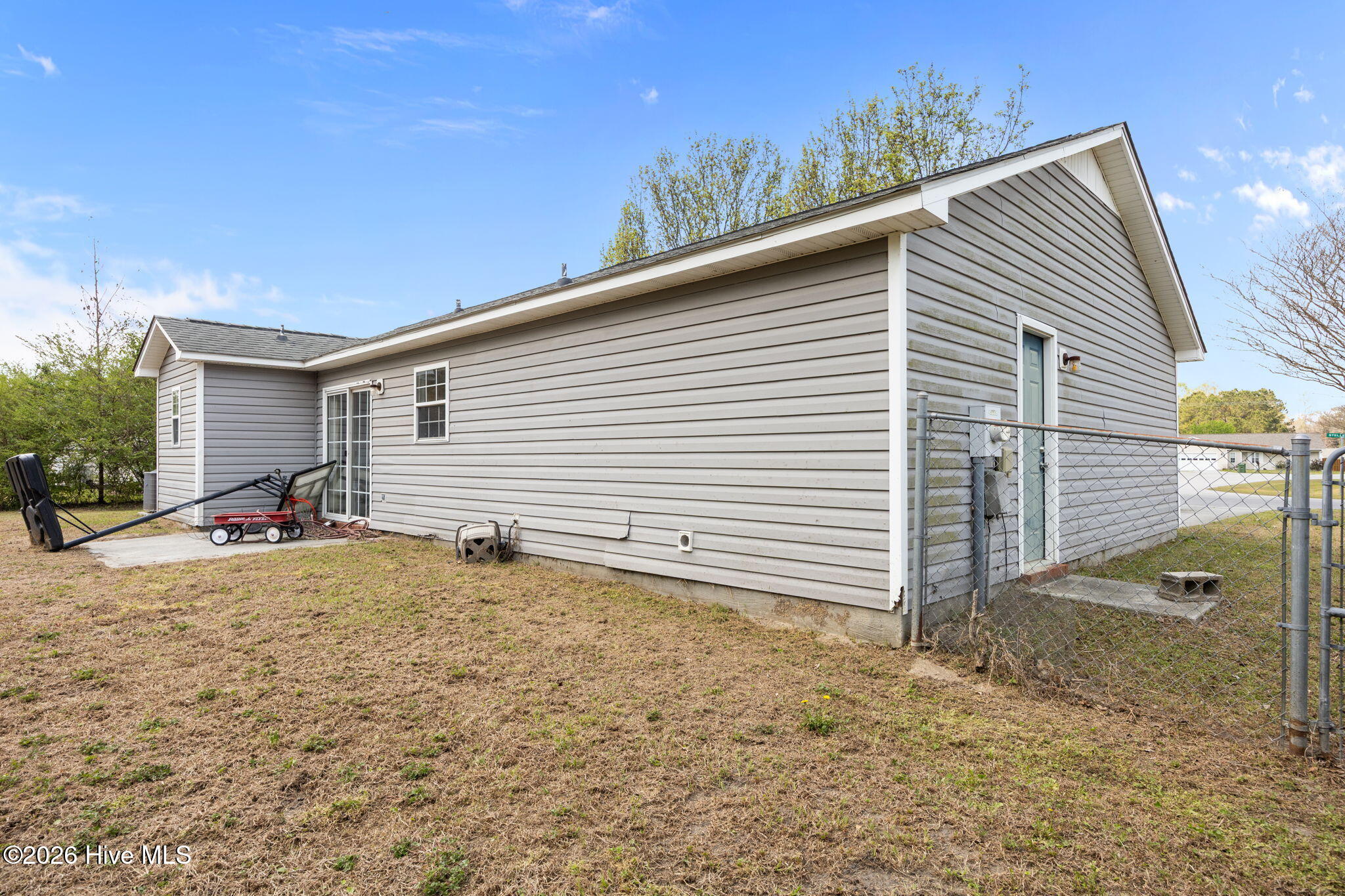 100562262 | Photo 38