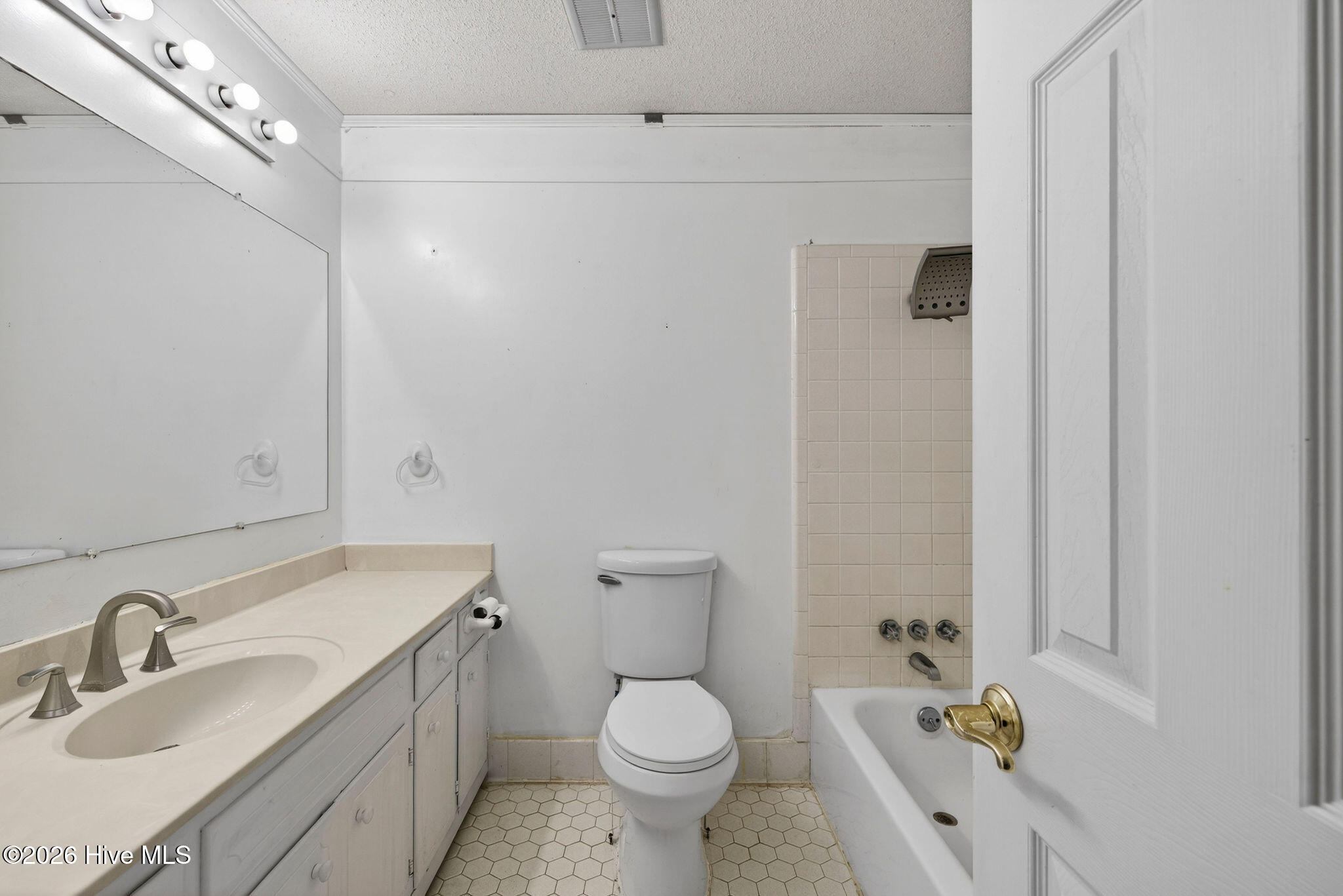 100566296 | Photo 50