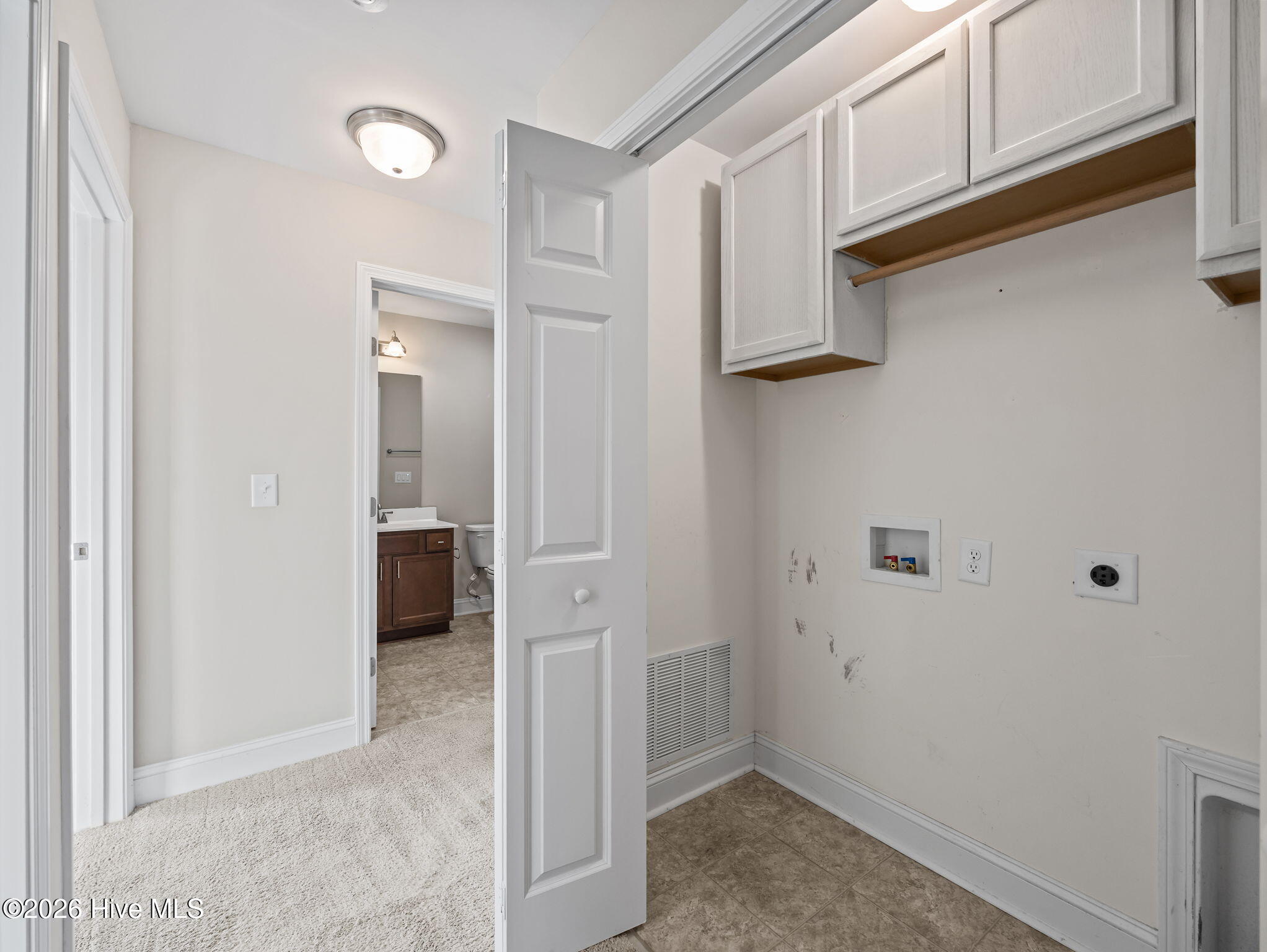 100565324 | Photo 15