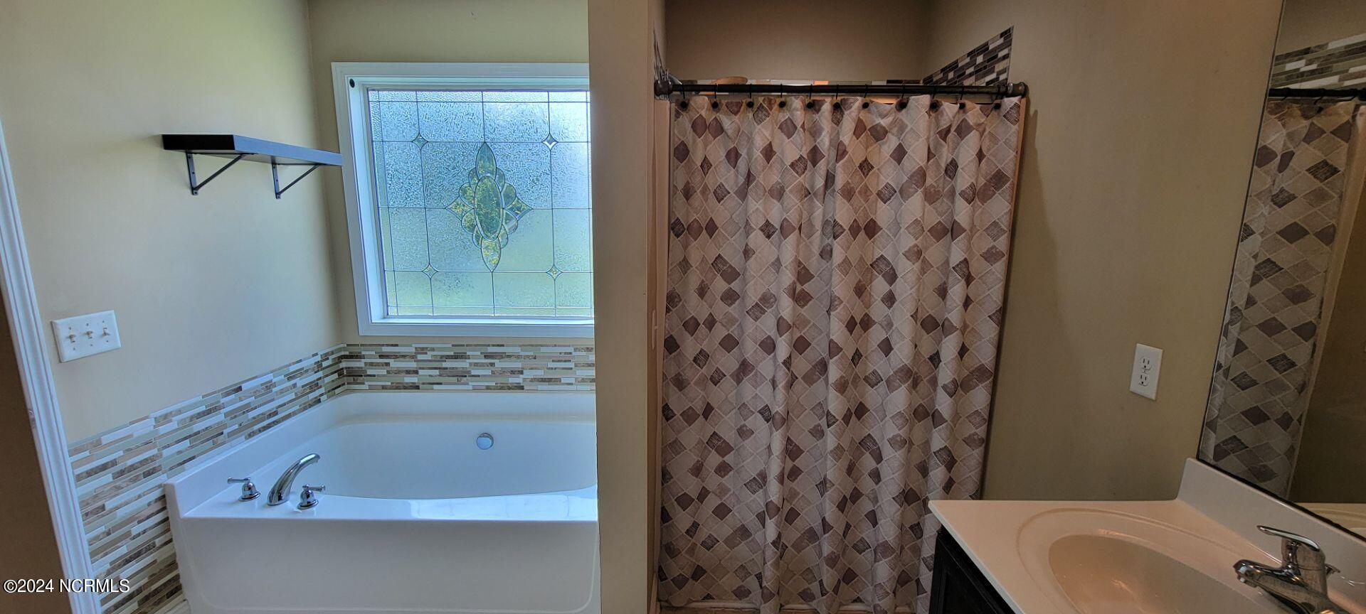 100556594 | Photo 18