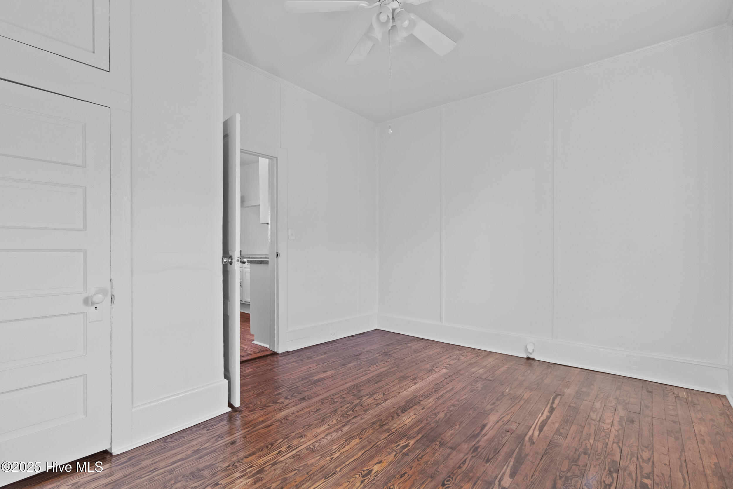 100544769 | Photo 16