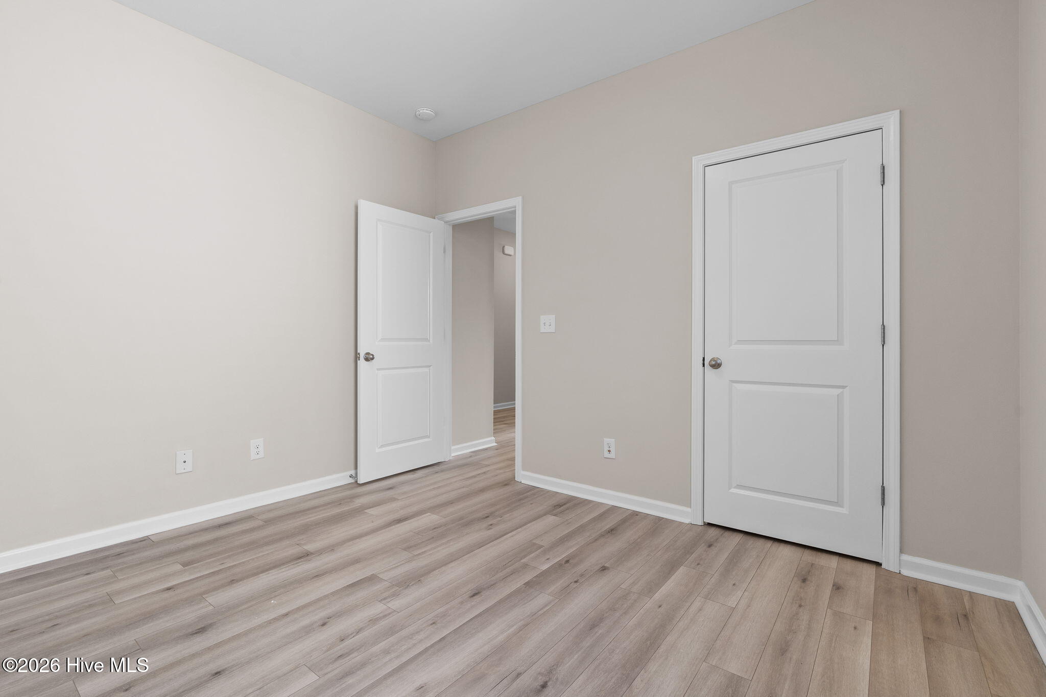 100555628 | Photo 21