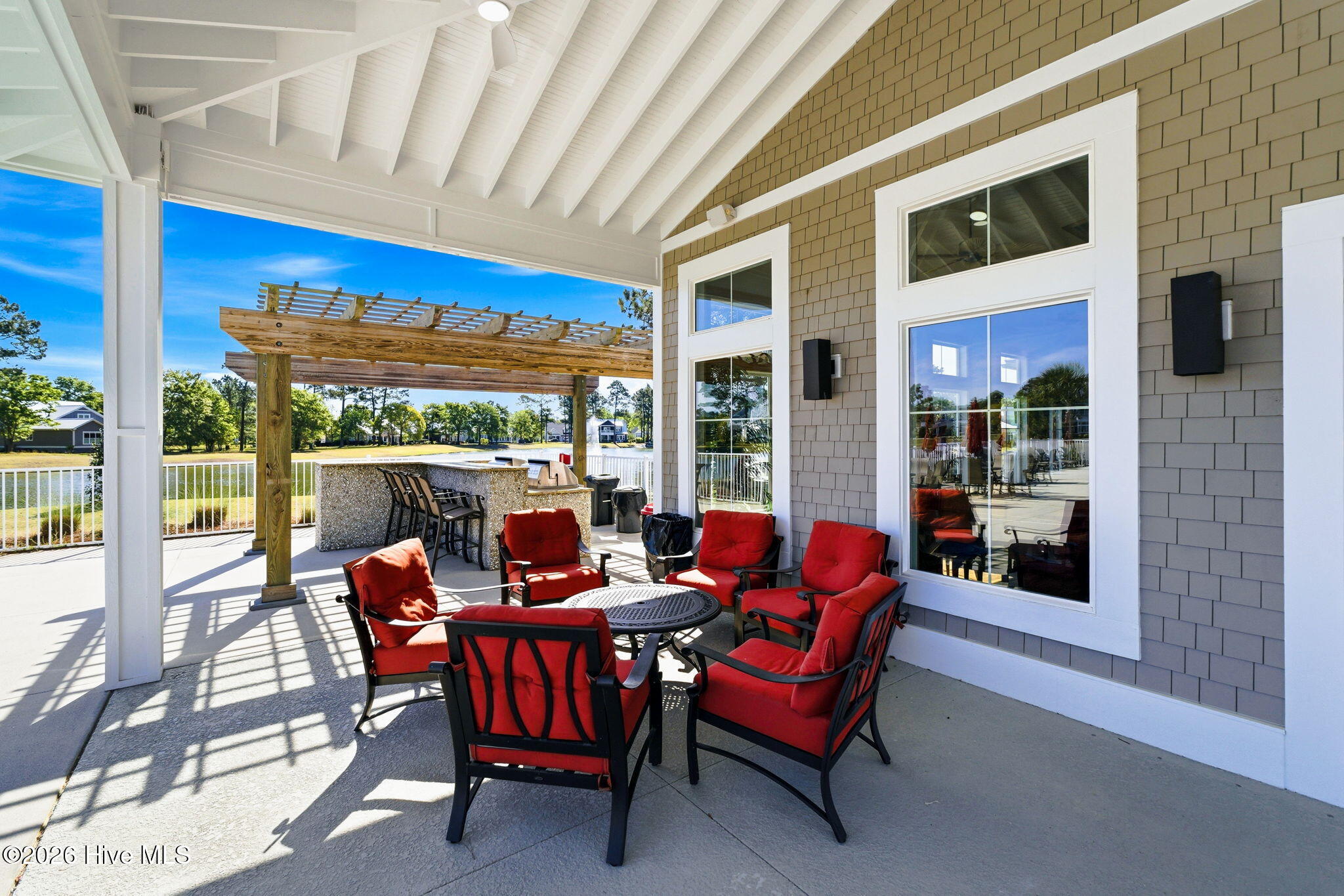 100566822 | Photo 81