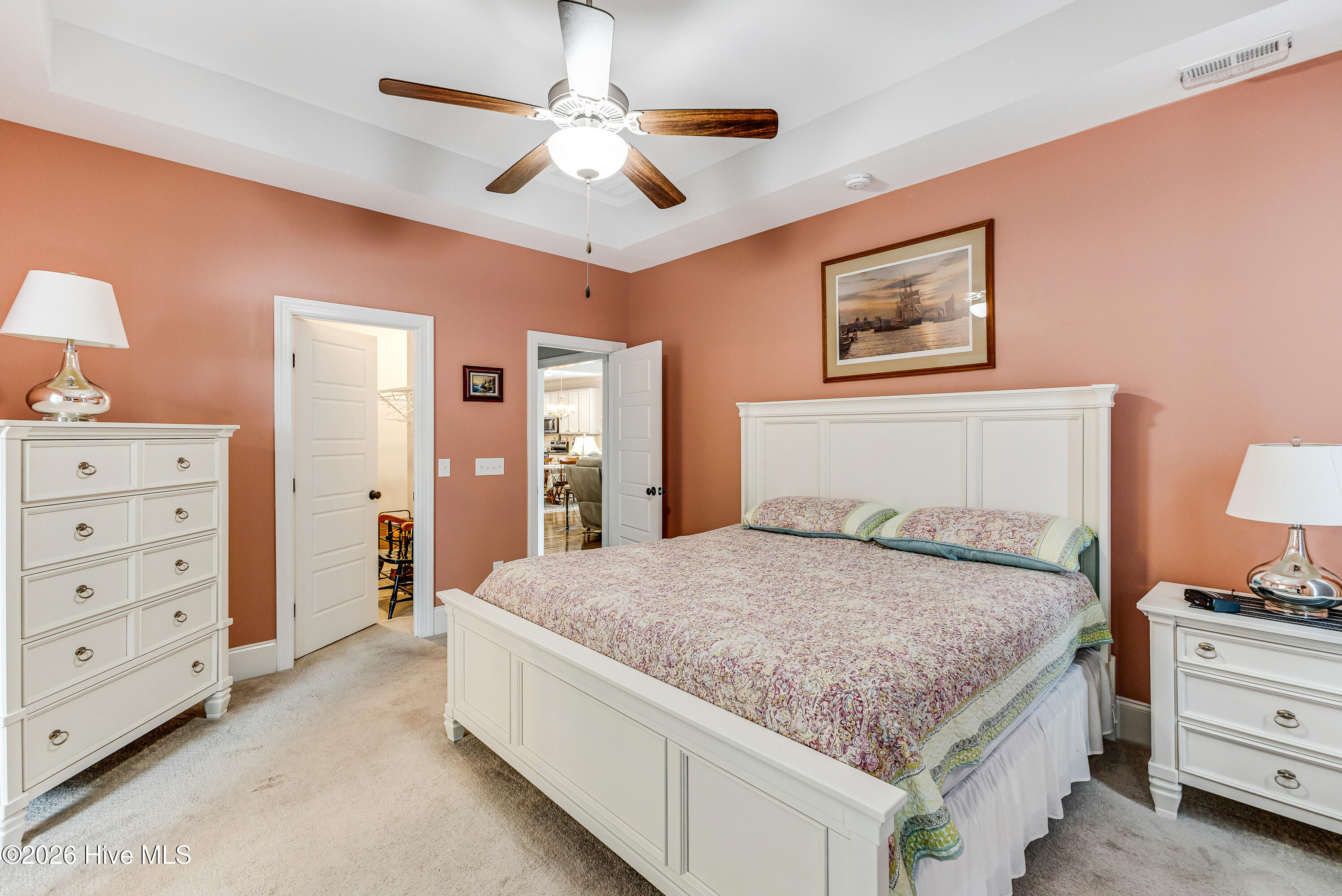 100557932 | Photo 11