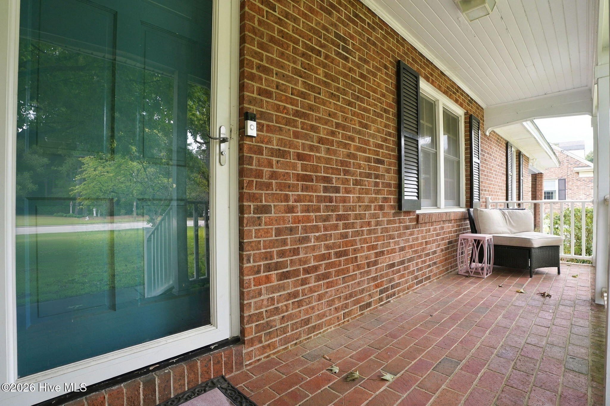 100605952 | Photo 3