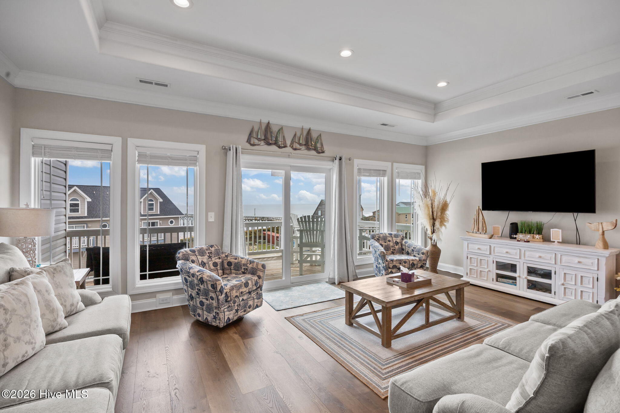 100565751 | Photo 28