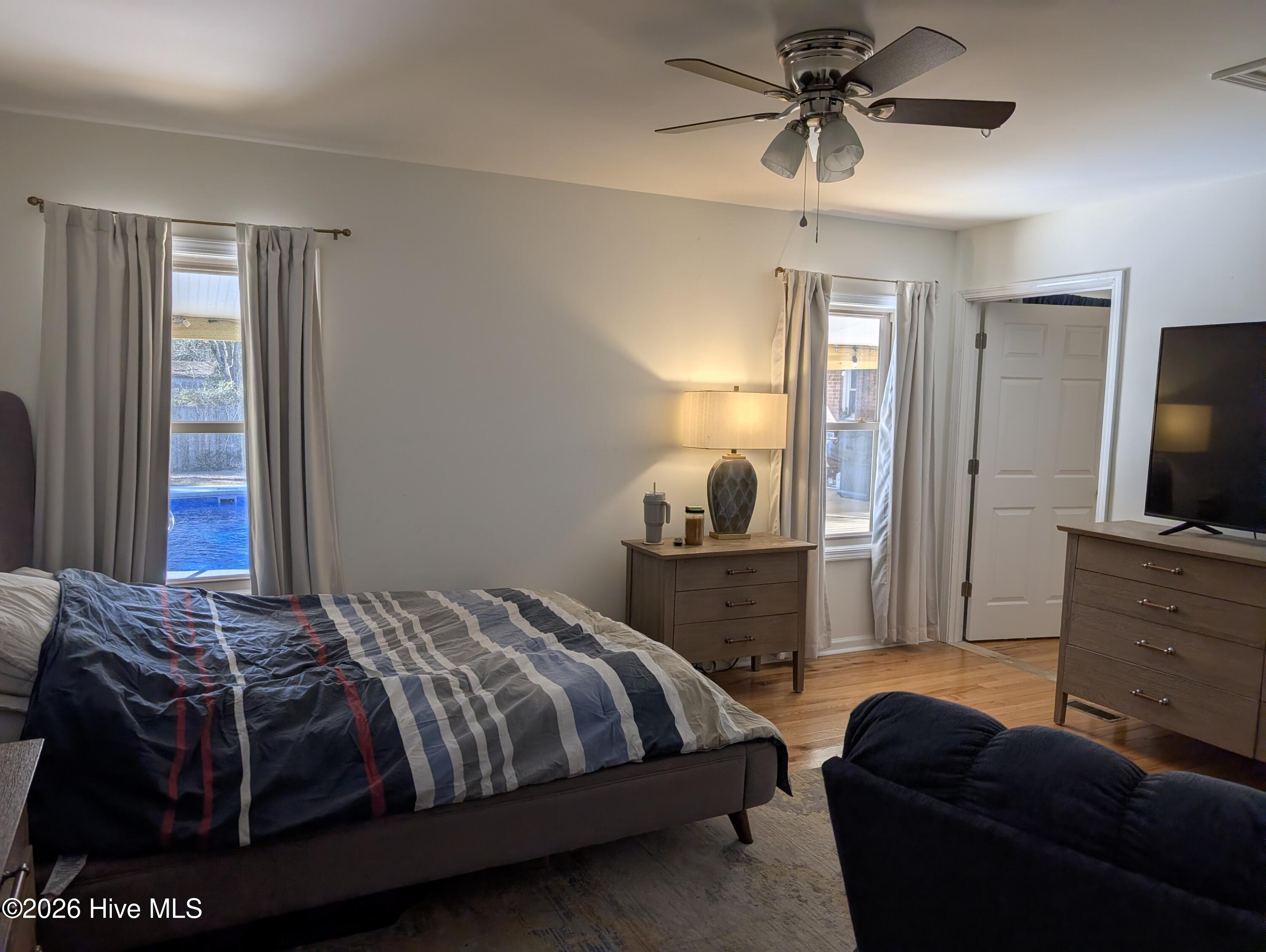 100550544 | Photo 15