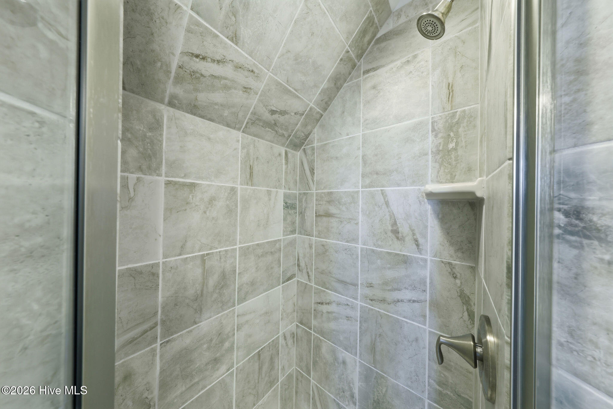 100518693 | Photo 48