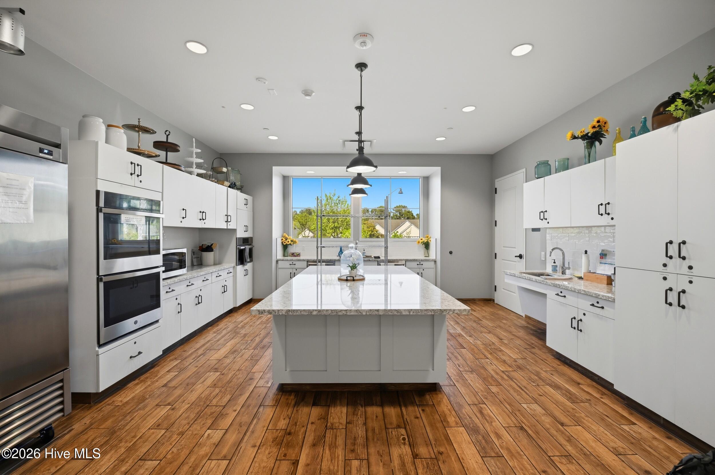 100565292 | Photo 55