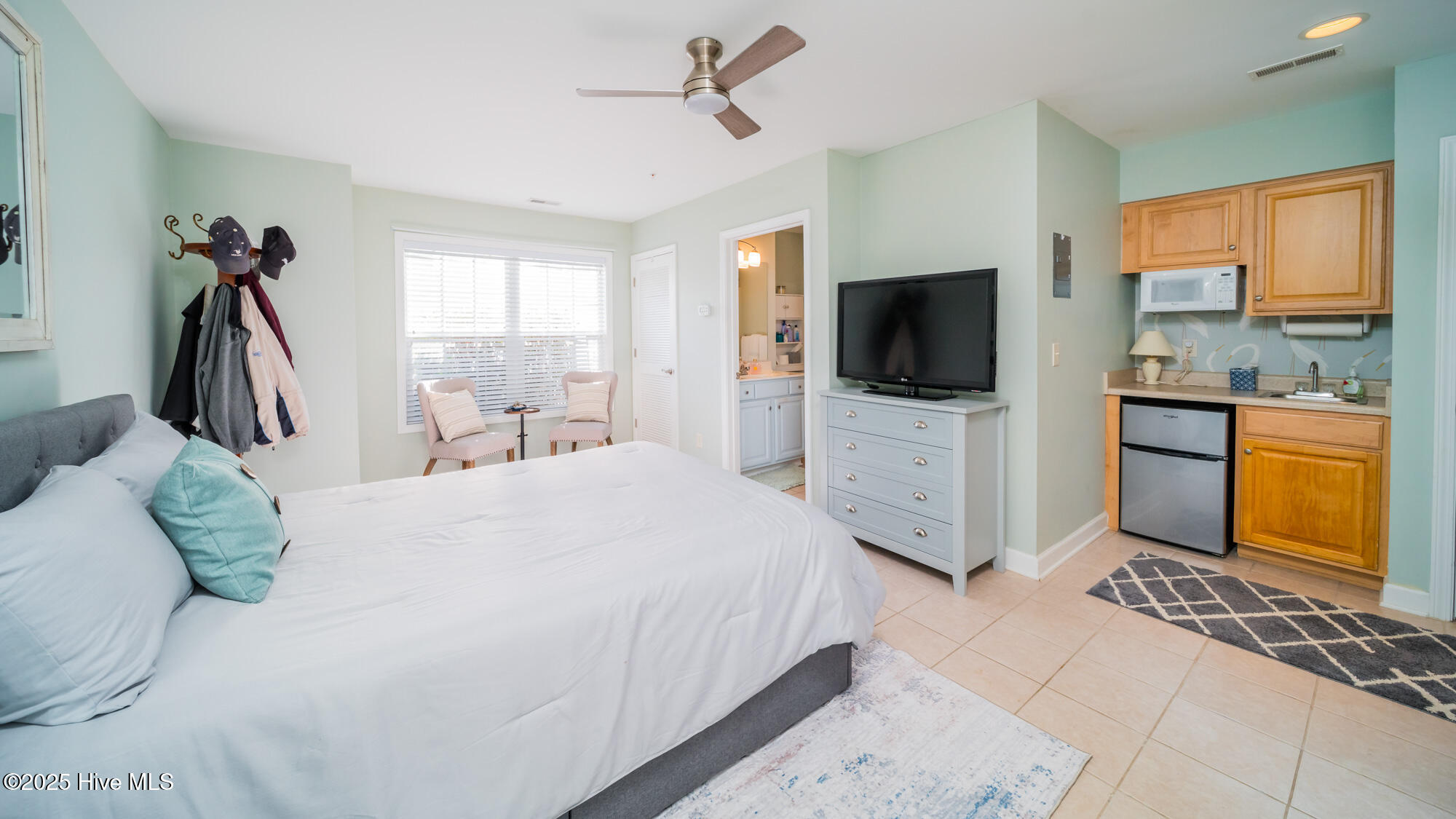 100543233 | Photo 21