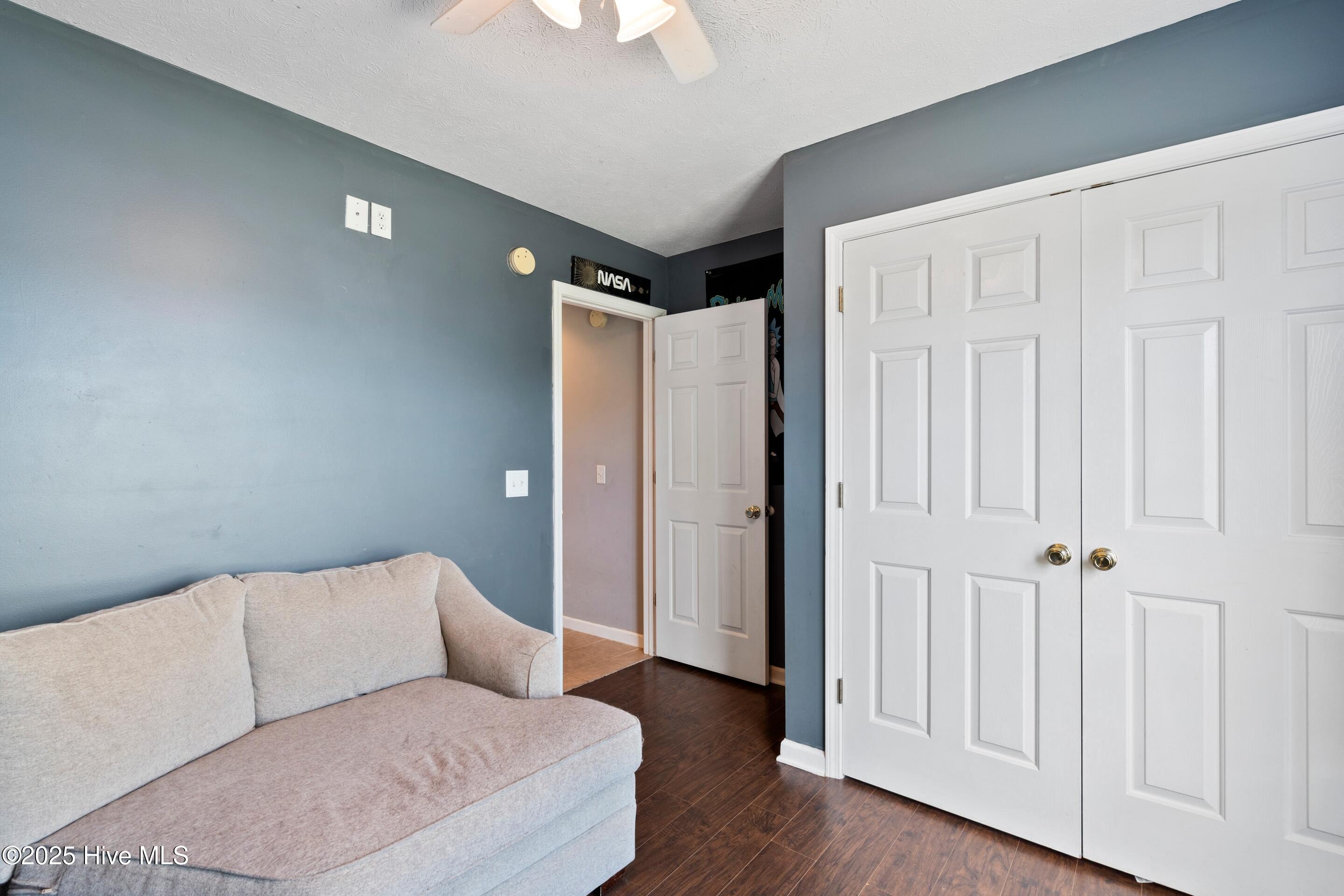 100519880 | Photo 23