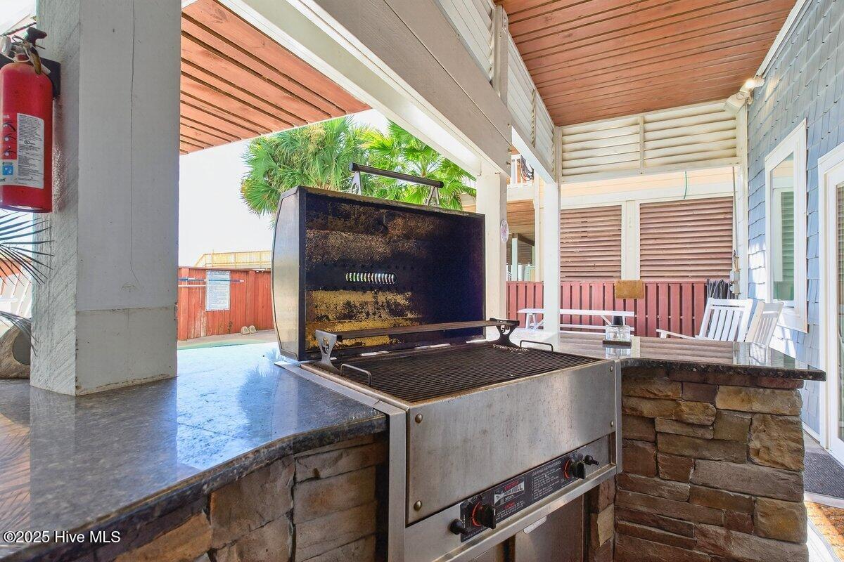 100538364 | Photo 59