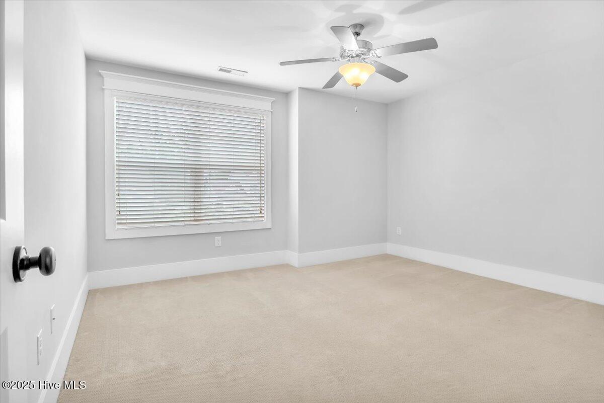 100523445 | Photo 48