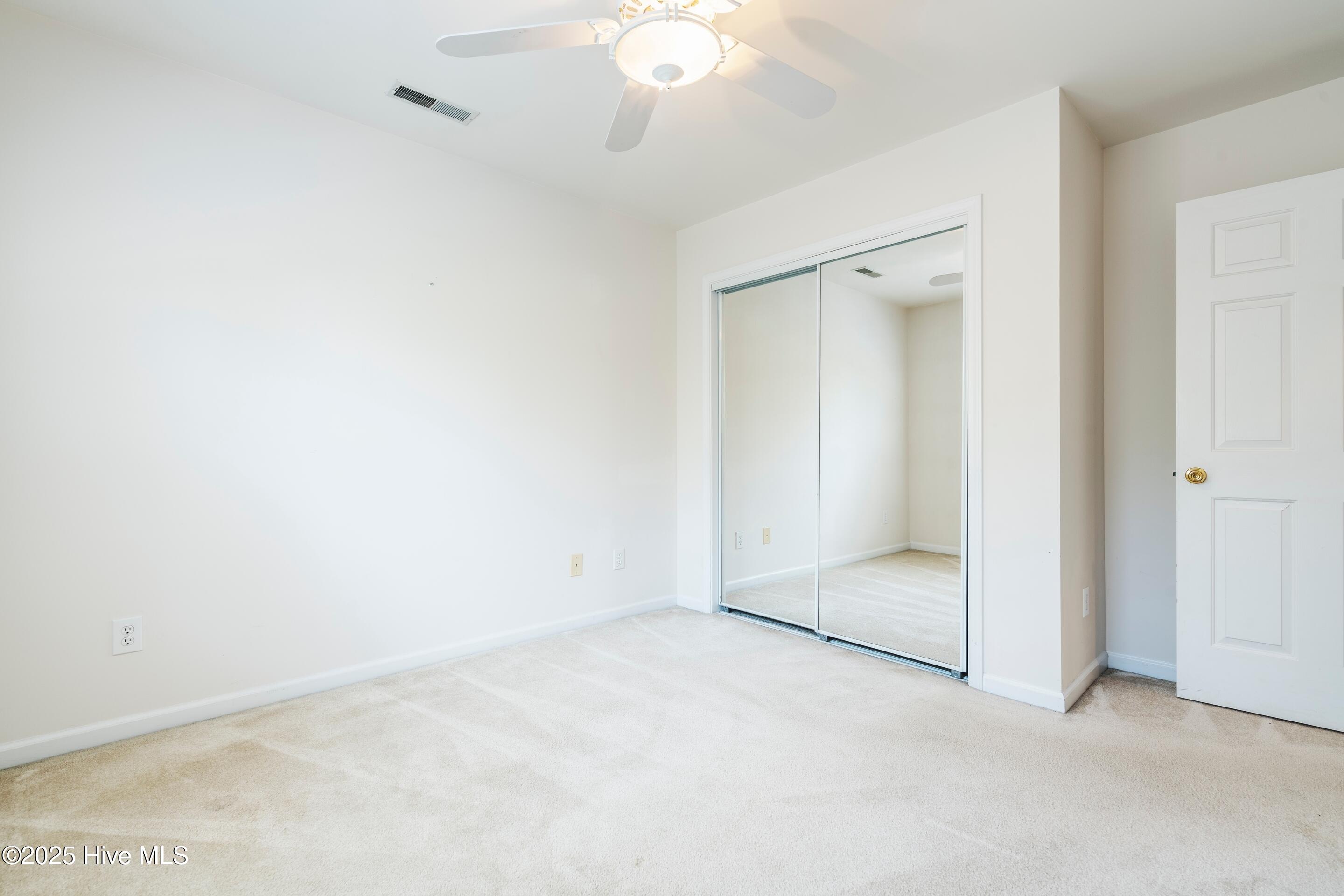 100511628 | Photo 43