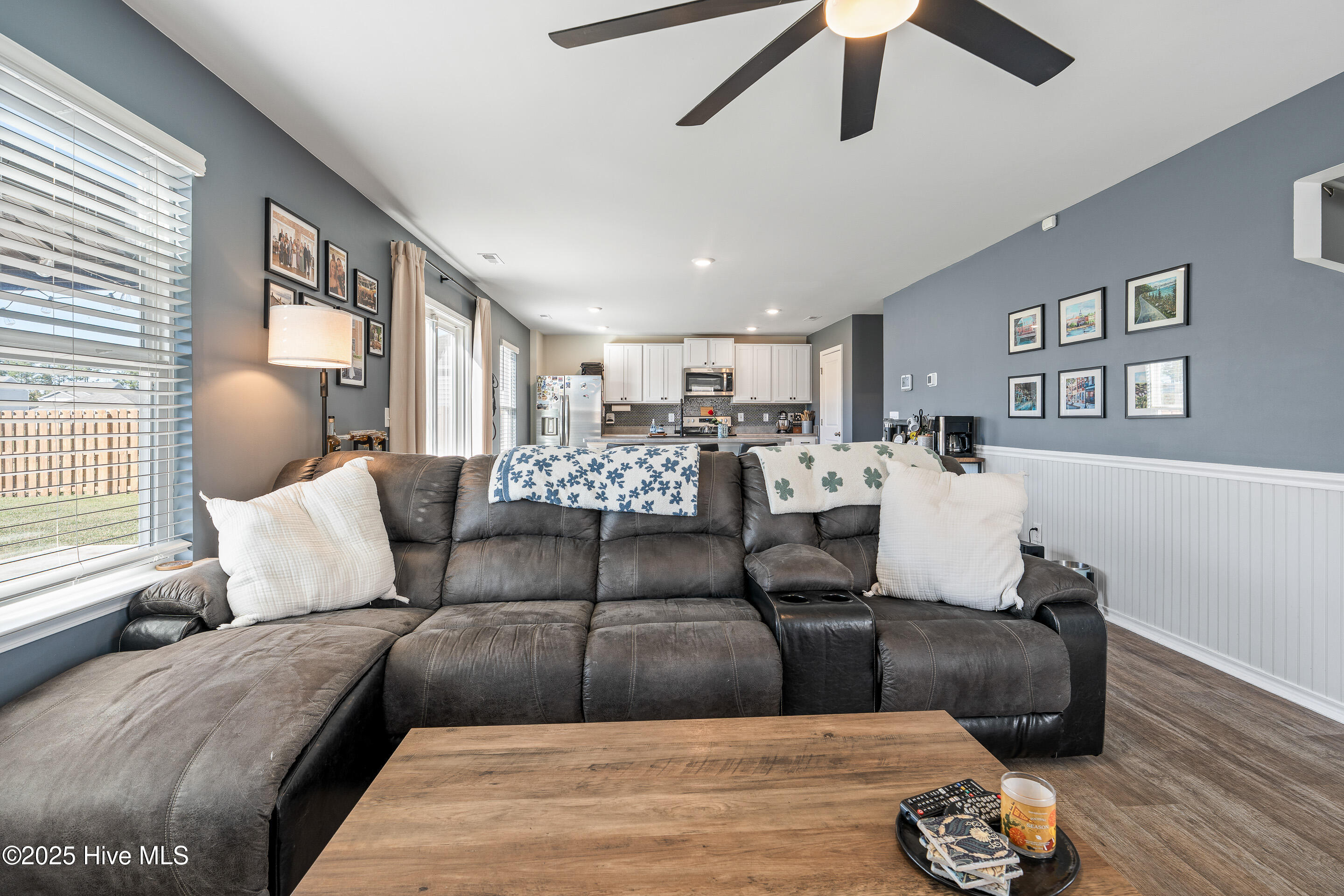 100539247 | Photo 35