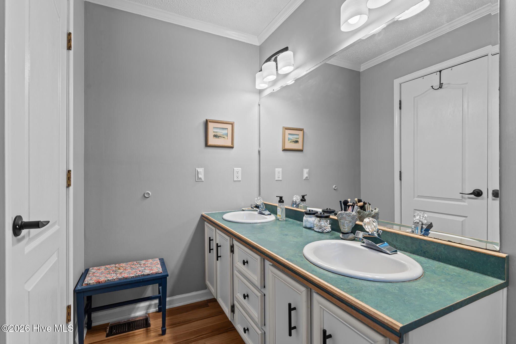 100559480 | Photo 24